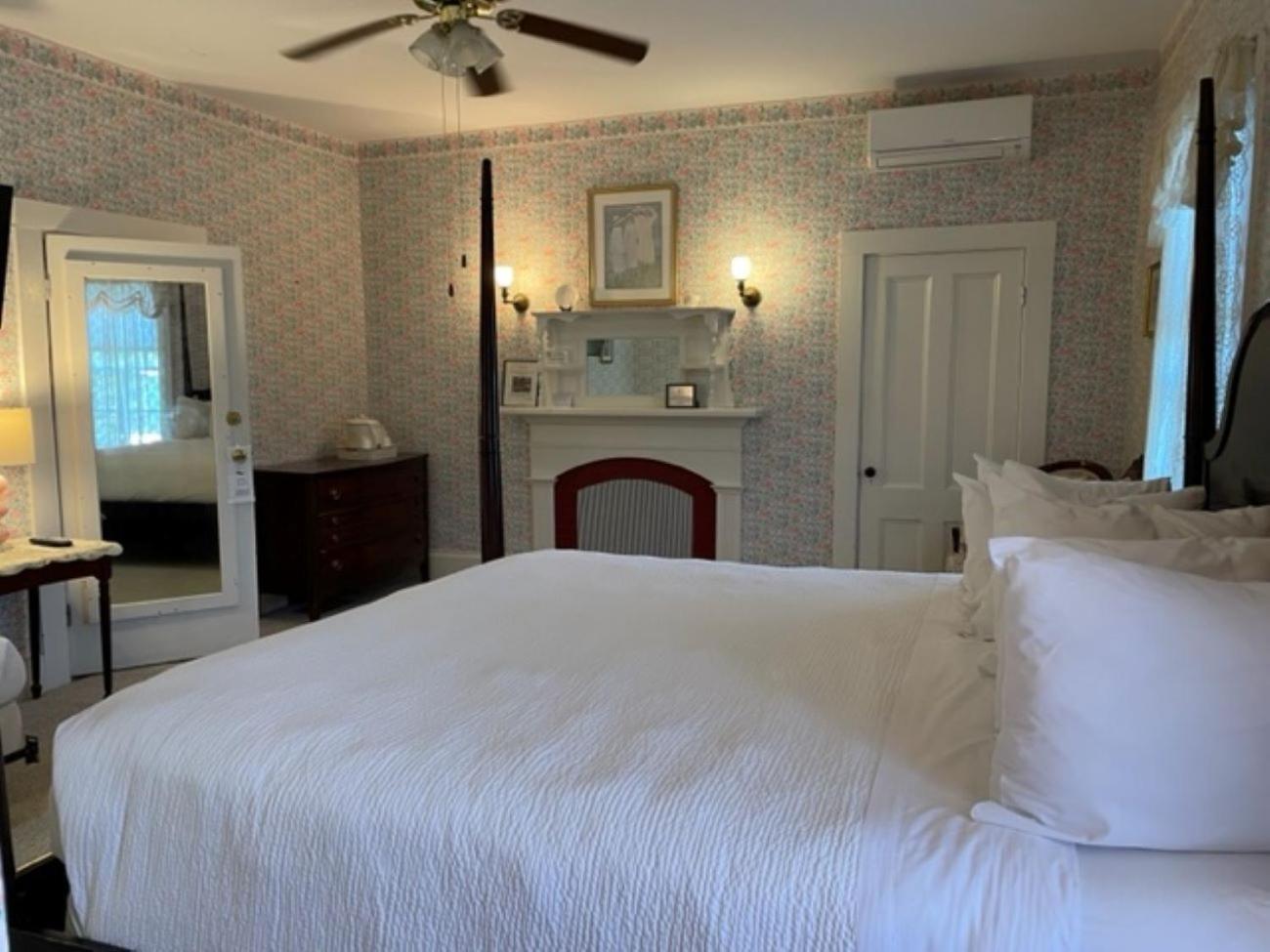 Central House Inn photo 91