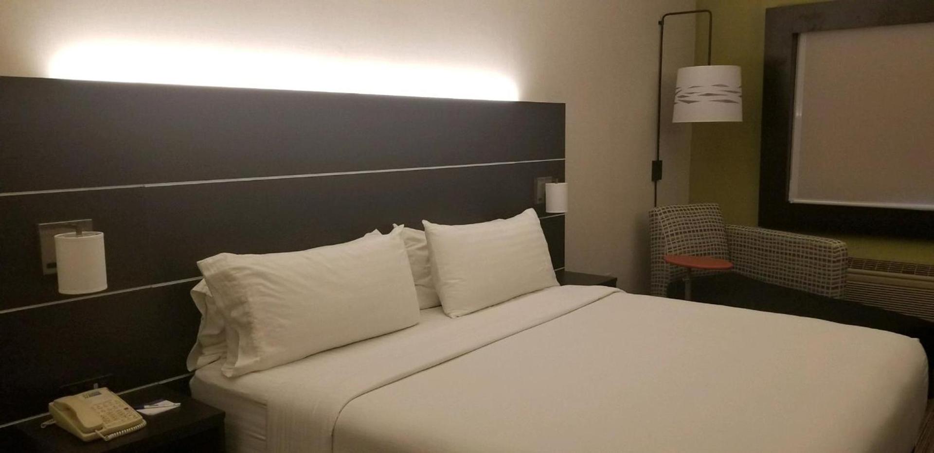 Holiday Inn Express Madera by IHG photo 47