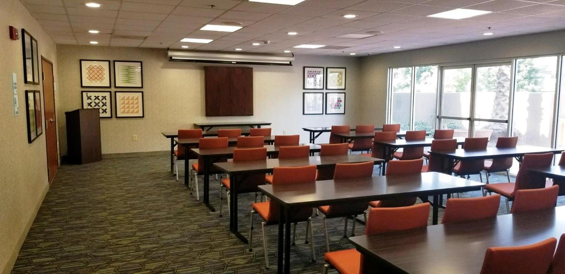 Holiday Inn Express Madera by IHG photo 44