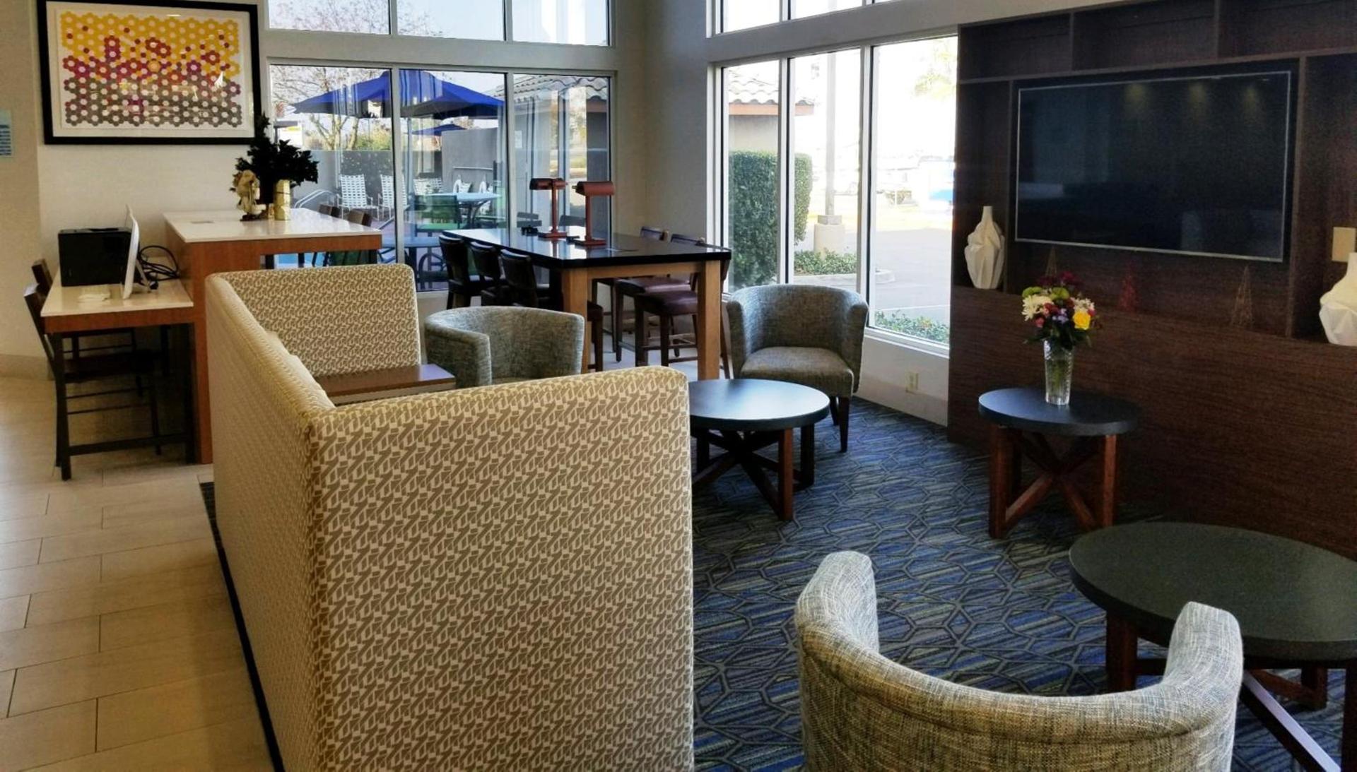 Holiday Inn Express Madera by IHG photo 25
