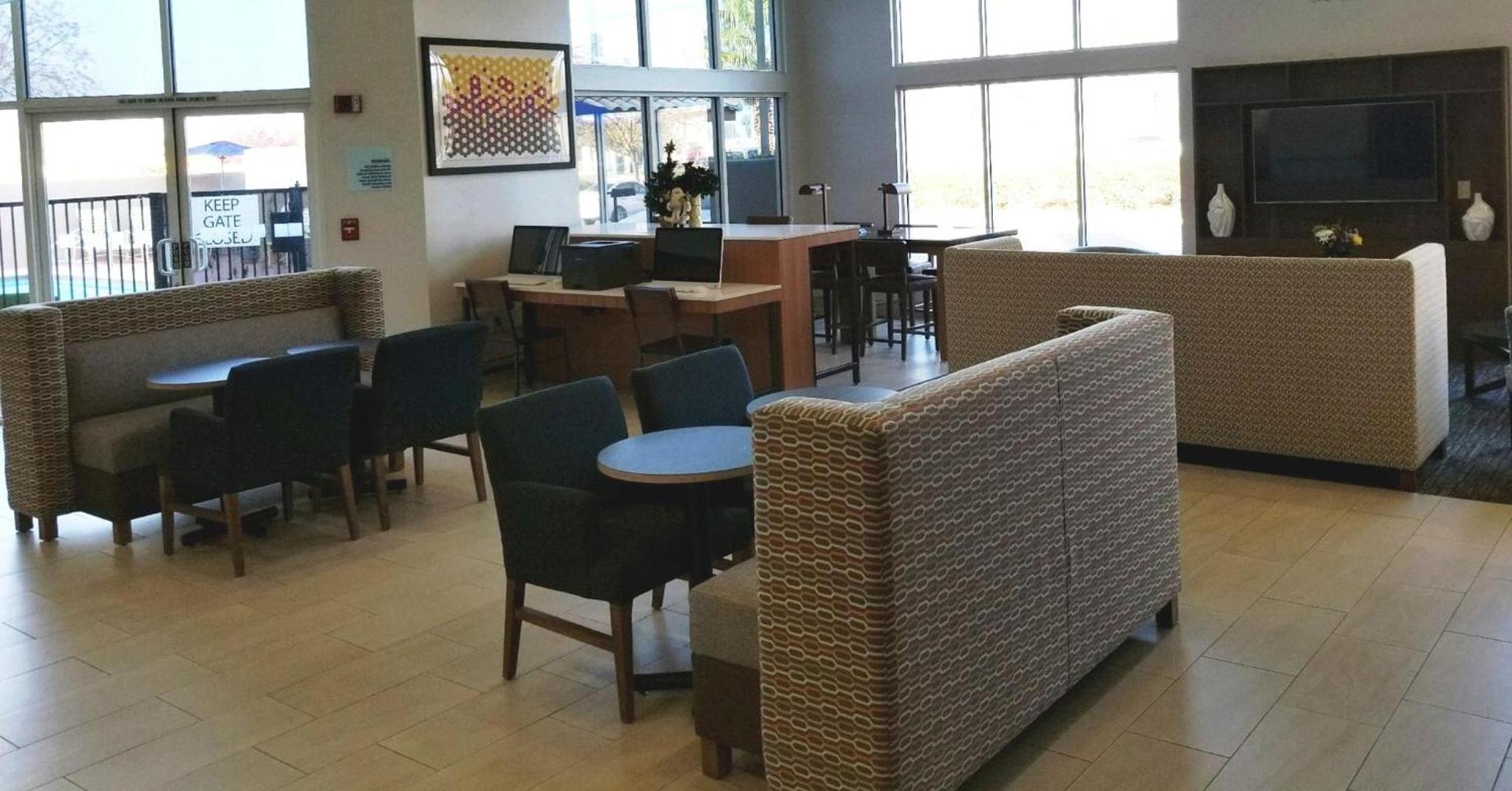 Holiday Inn Express Madera by IHG photo 23
