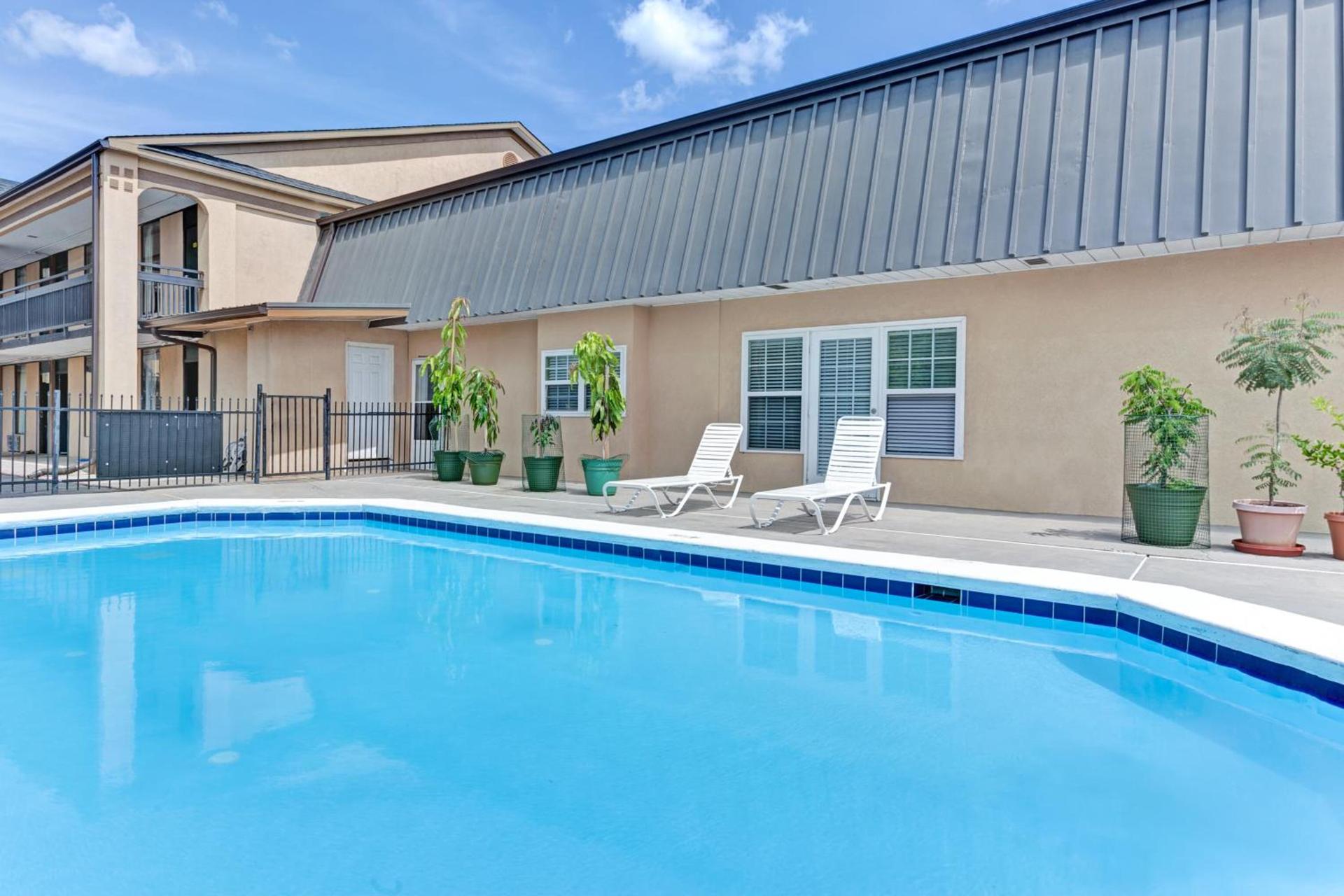 Super Inn & Suites Carrollton photo 11