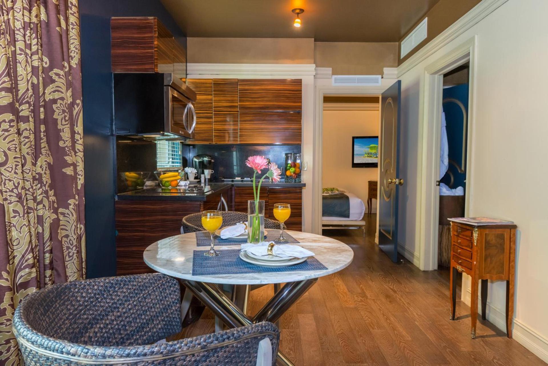 Riviera Suites photo 35