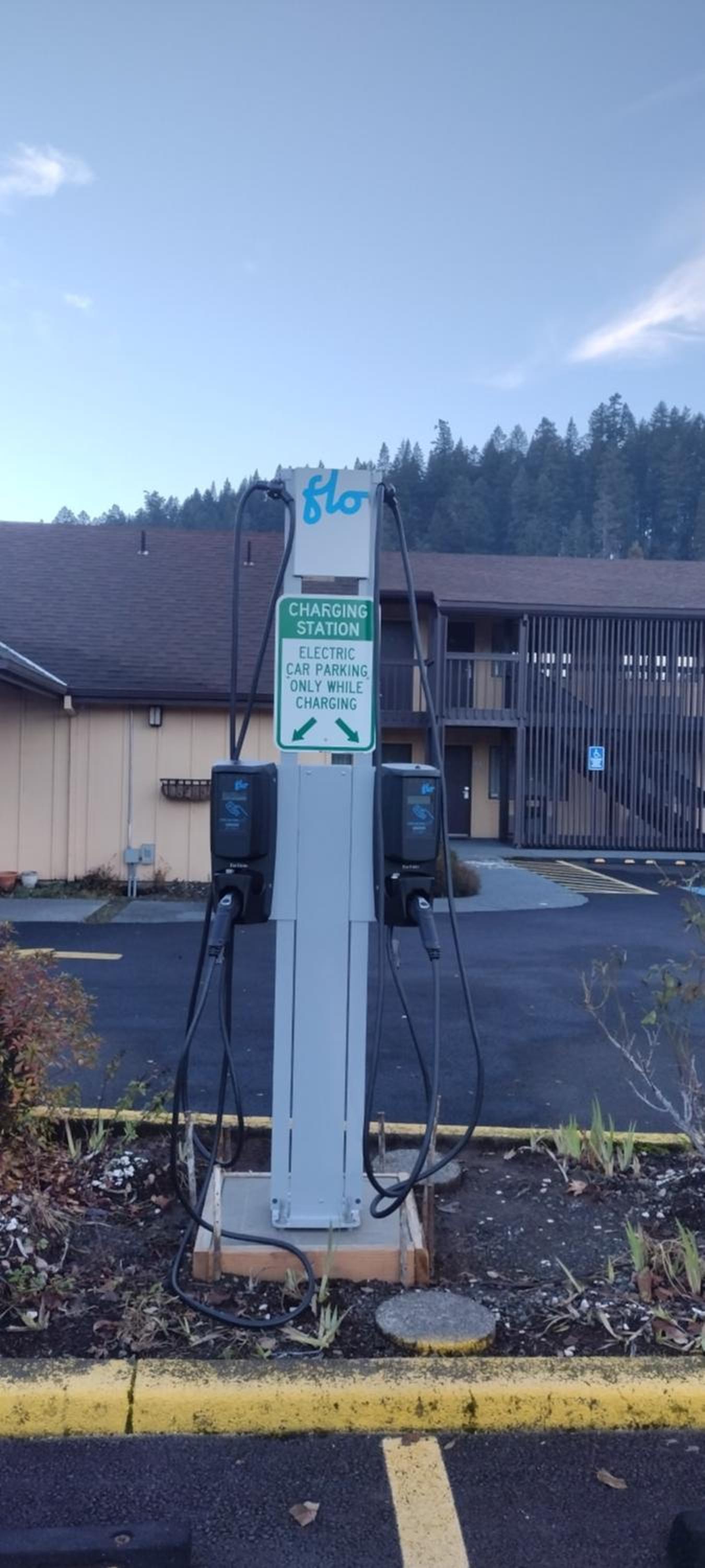 Oakridge Inn & Suites photo 24