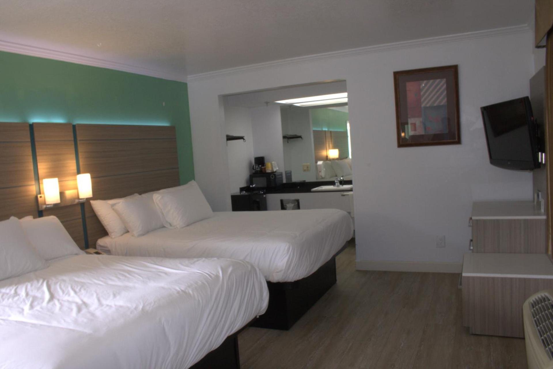 Discovery Inn photo 45