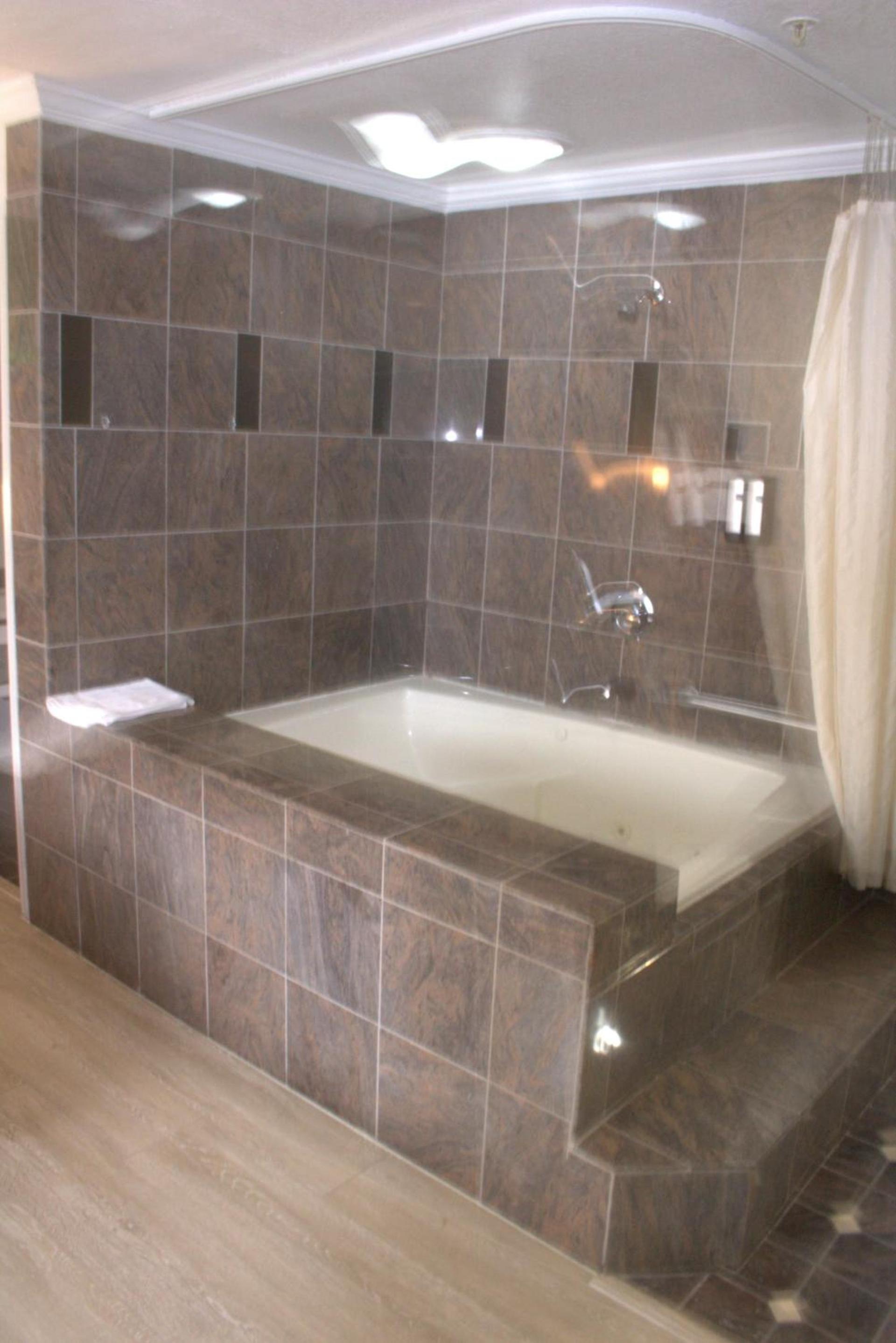 Discovery Inn photo 43