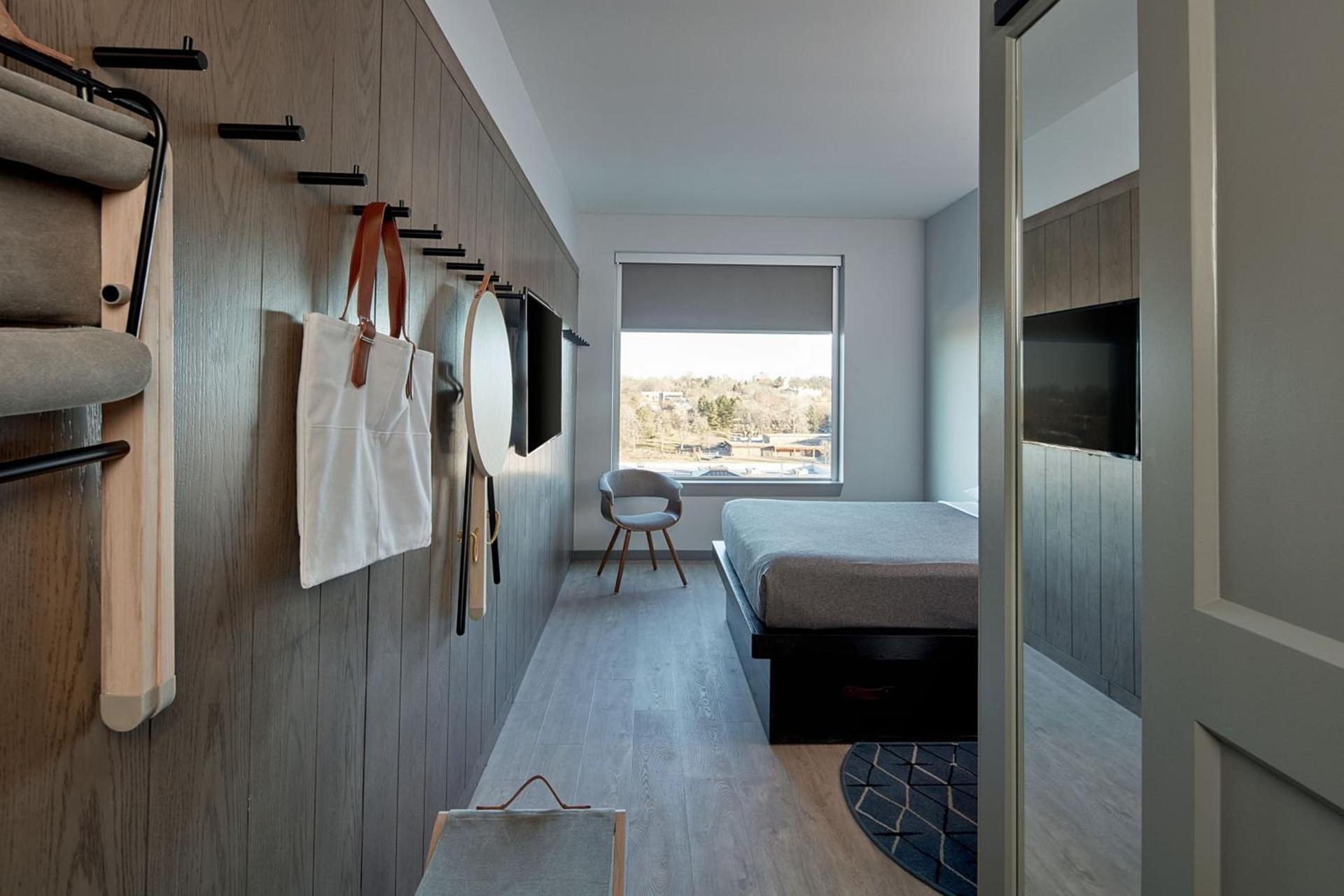MOXY Denver Cherry Creek photo 5