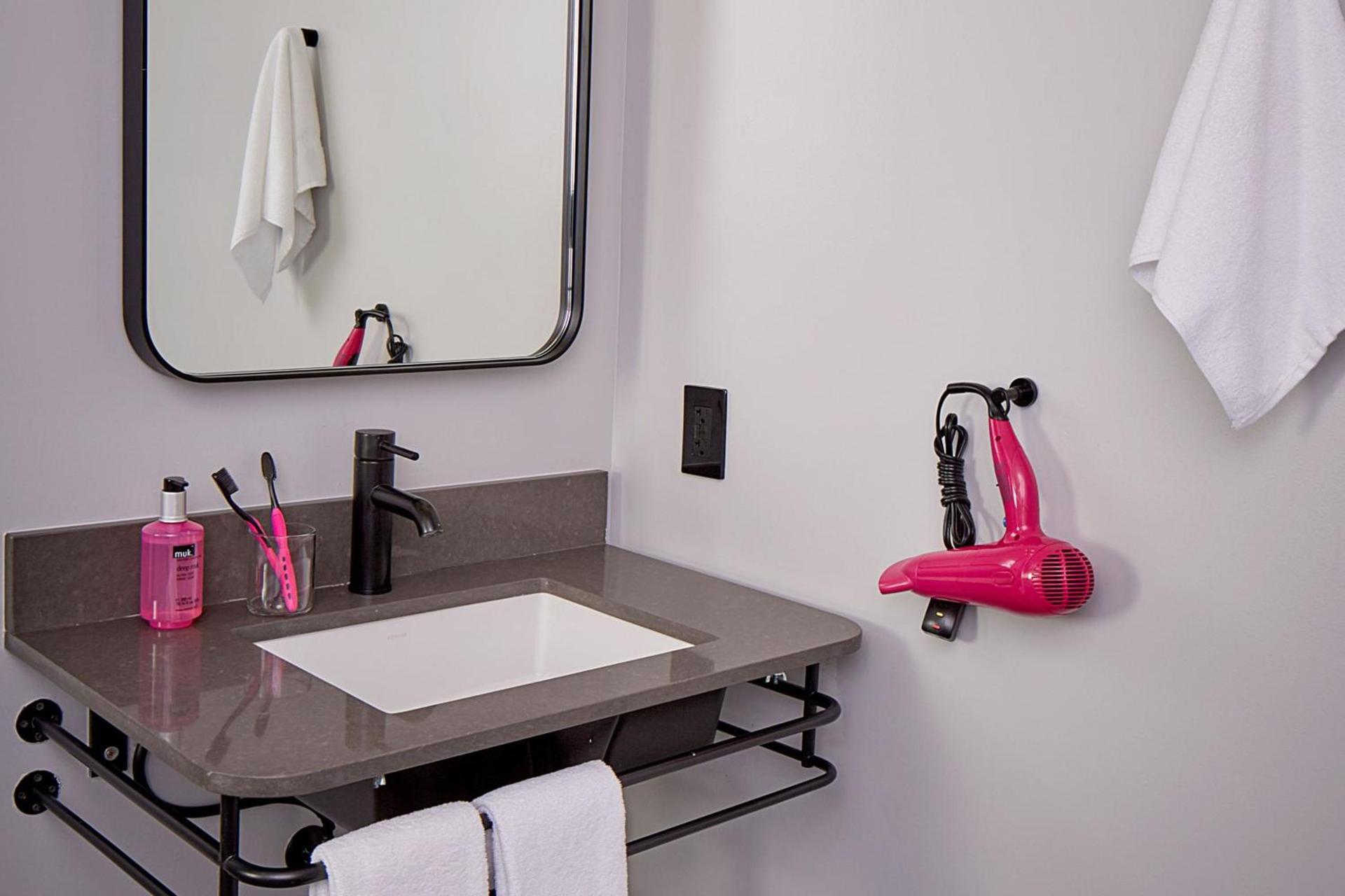 MOXY Denver Cherry Creek photo 36