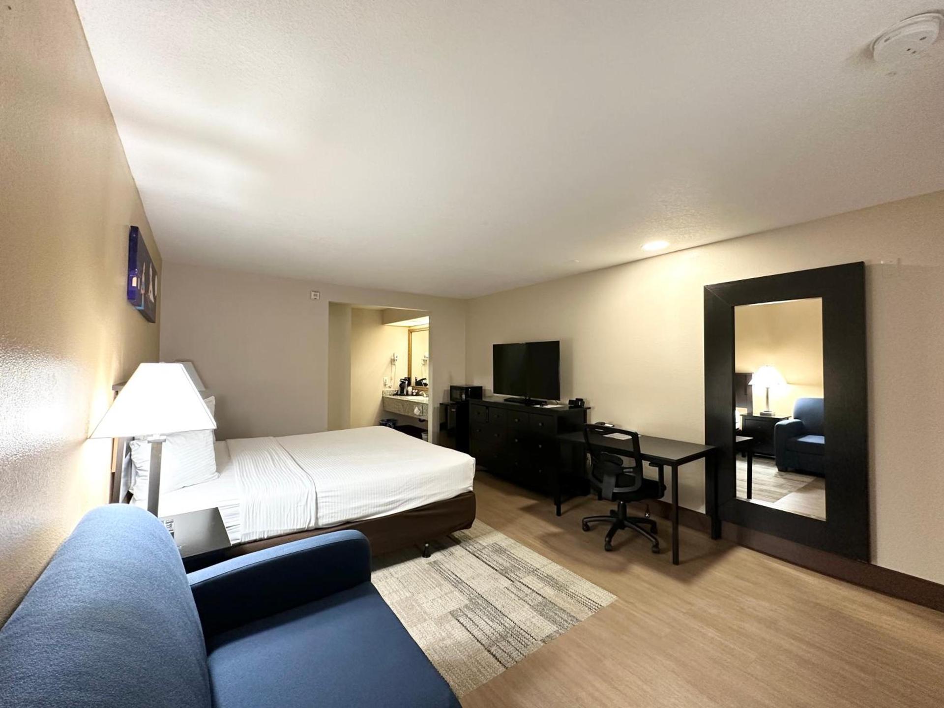 Stanford Inn & Suites Anaheim photo 29