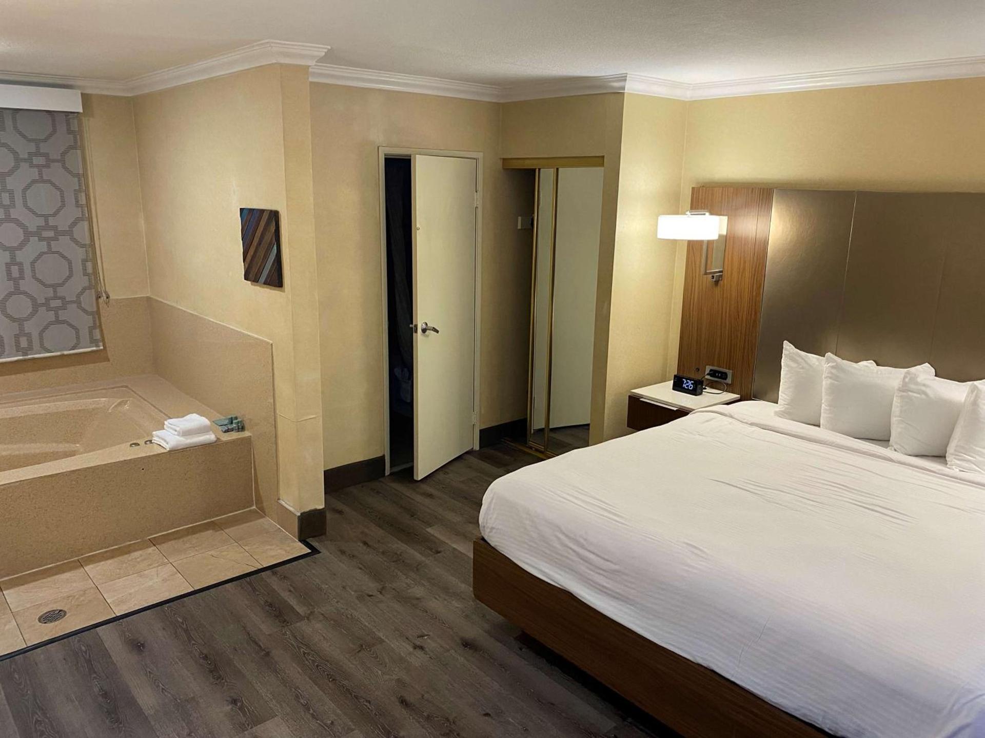 Best Western Hollywood Plaza Hotel - Walk of Fame Film City LA photo 27