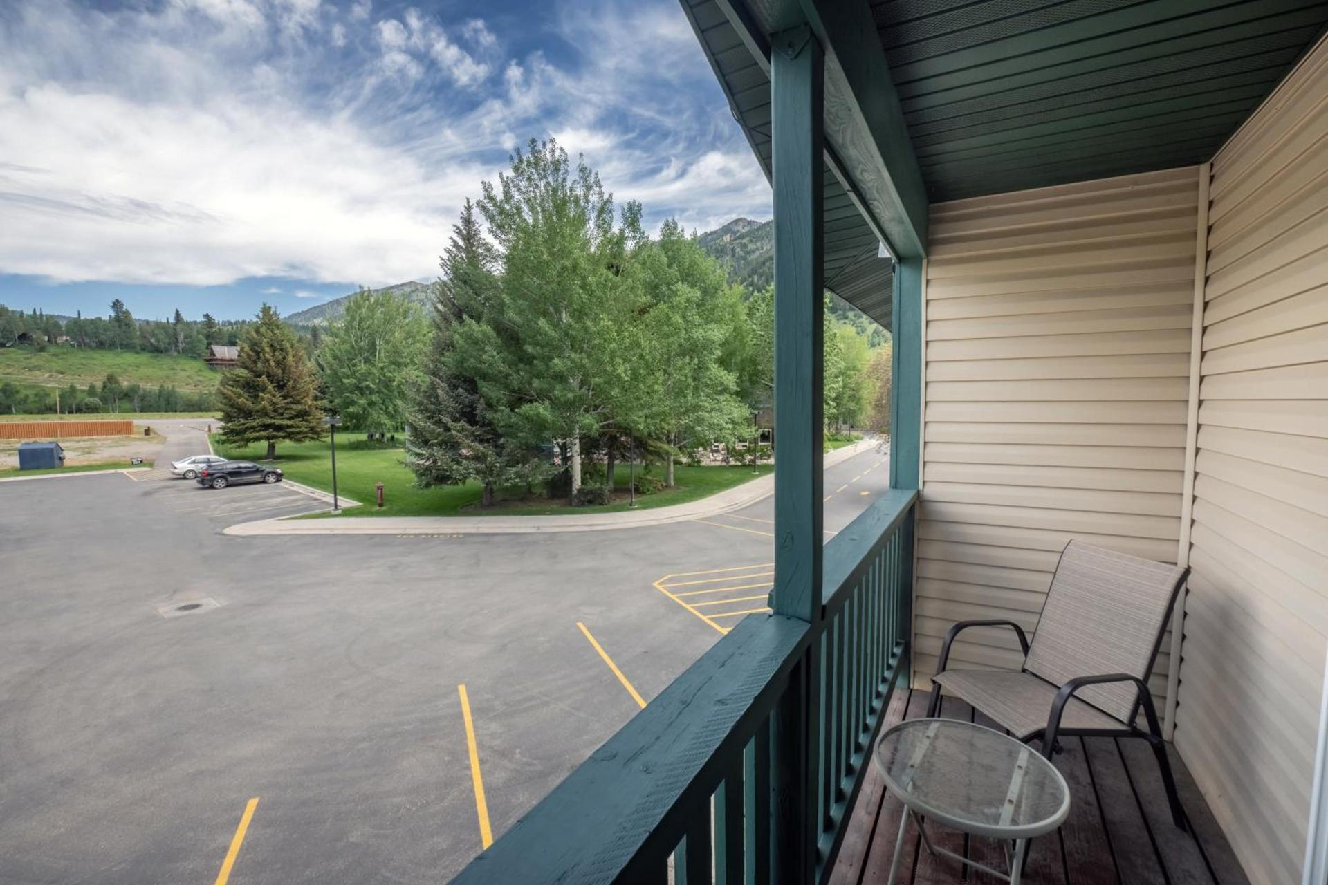 Flying Saddle Resort and Steak House photo 54