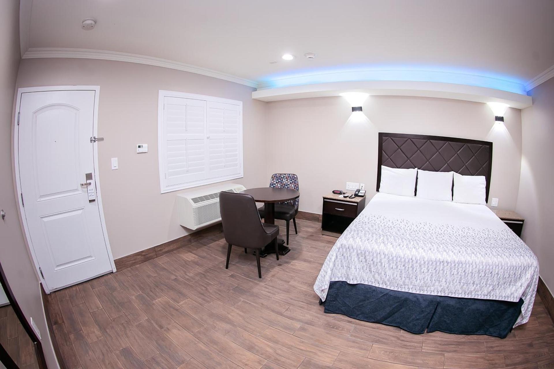 Diamond Bell Inn & Suites photo 11