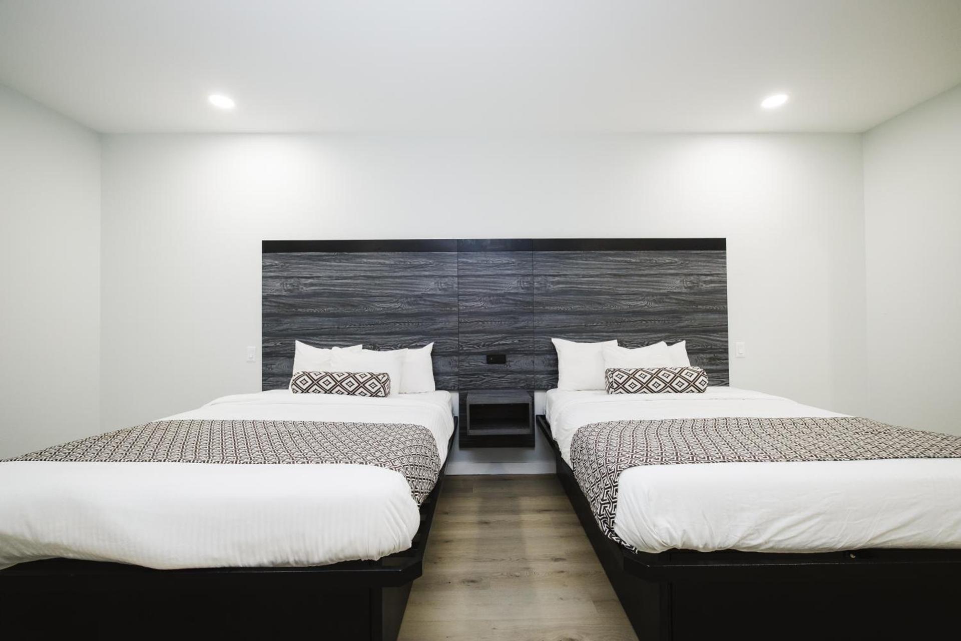 Sapphire Inn & Suites photo 27
