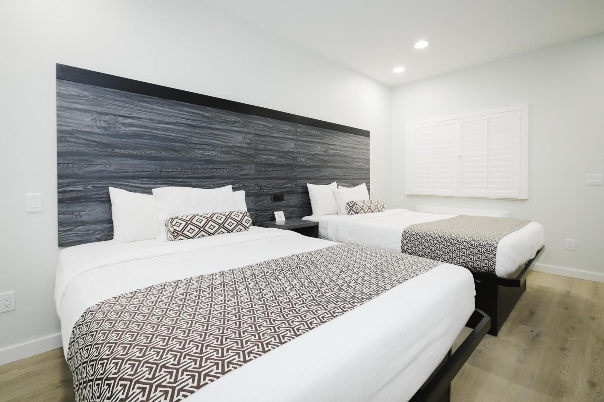 Sapphire Inn & Suites photo 15
