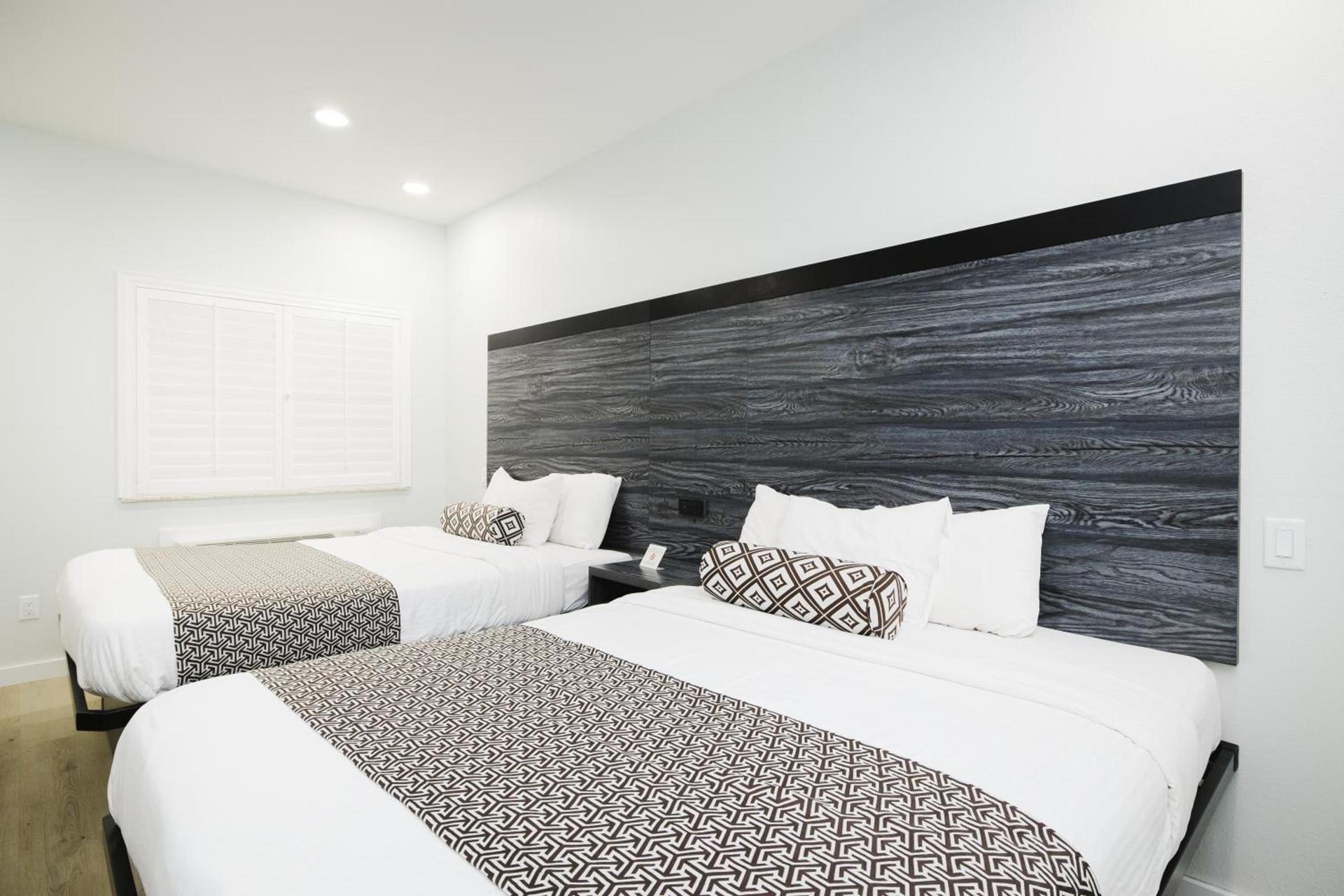 Sapphire Inn & Suites photo 51