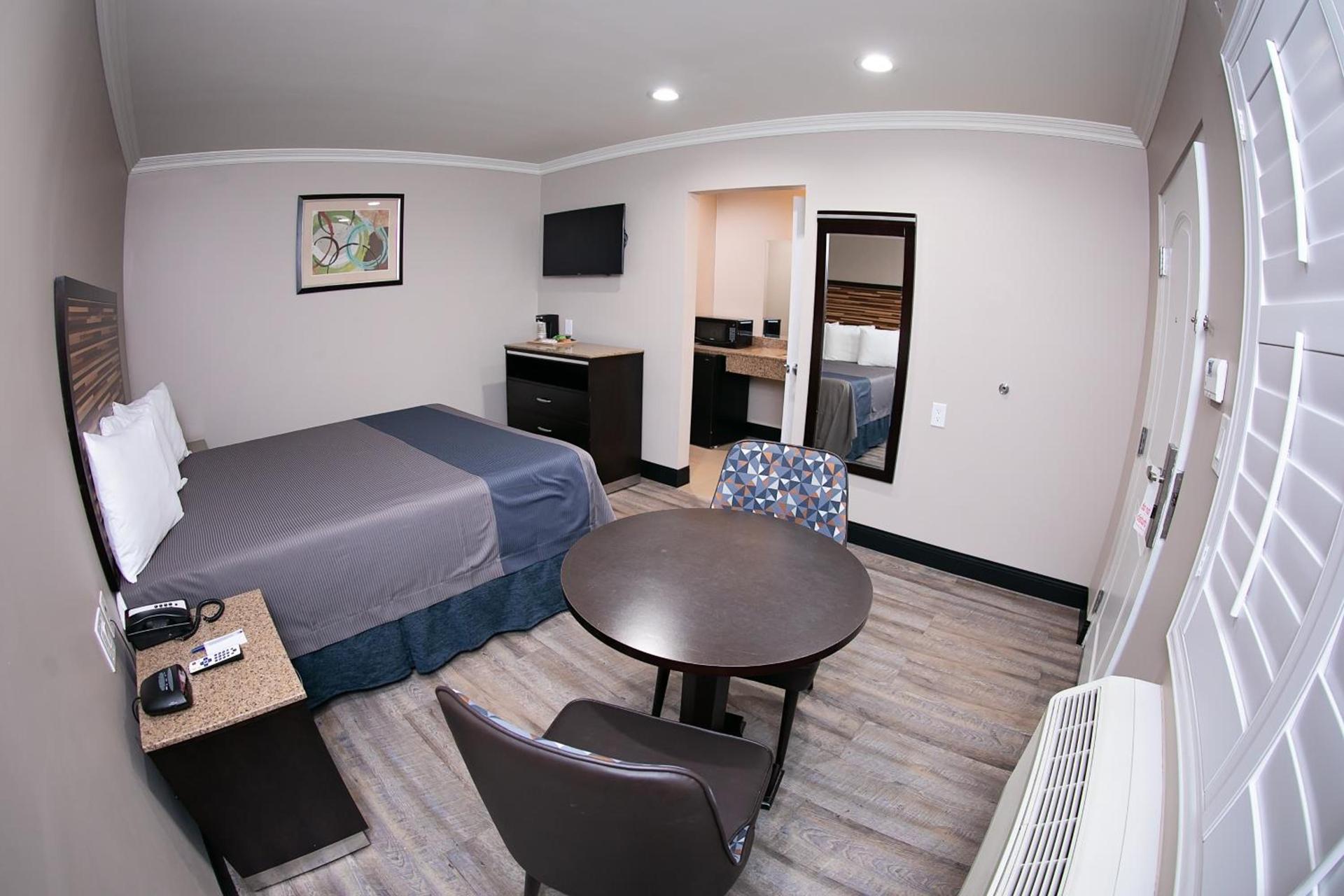 Diamond Bell Inn & Suites photo 16