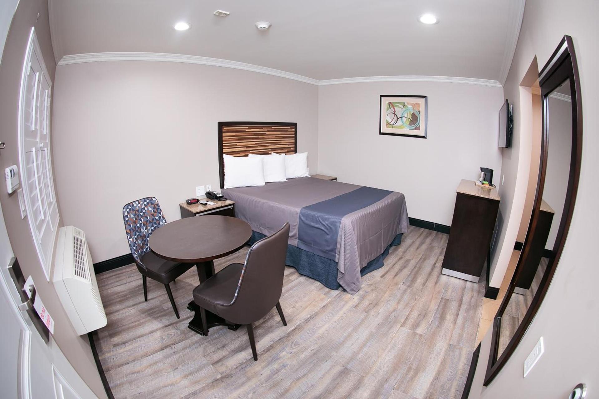 Diamond Bell Inn & Suites photo 18