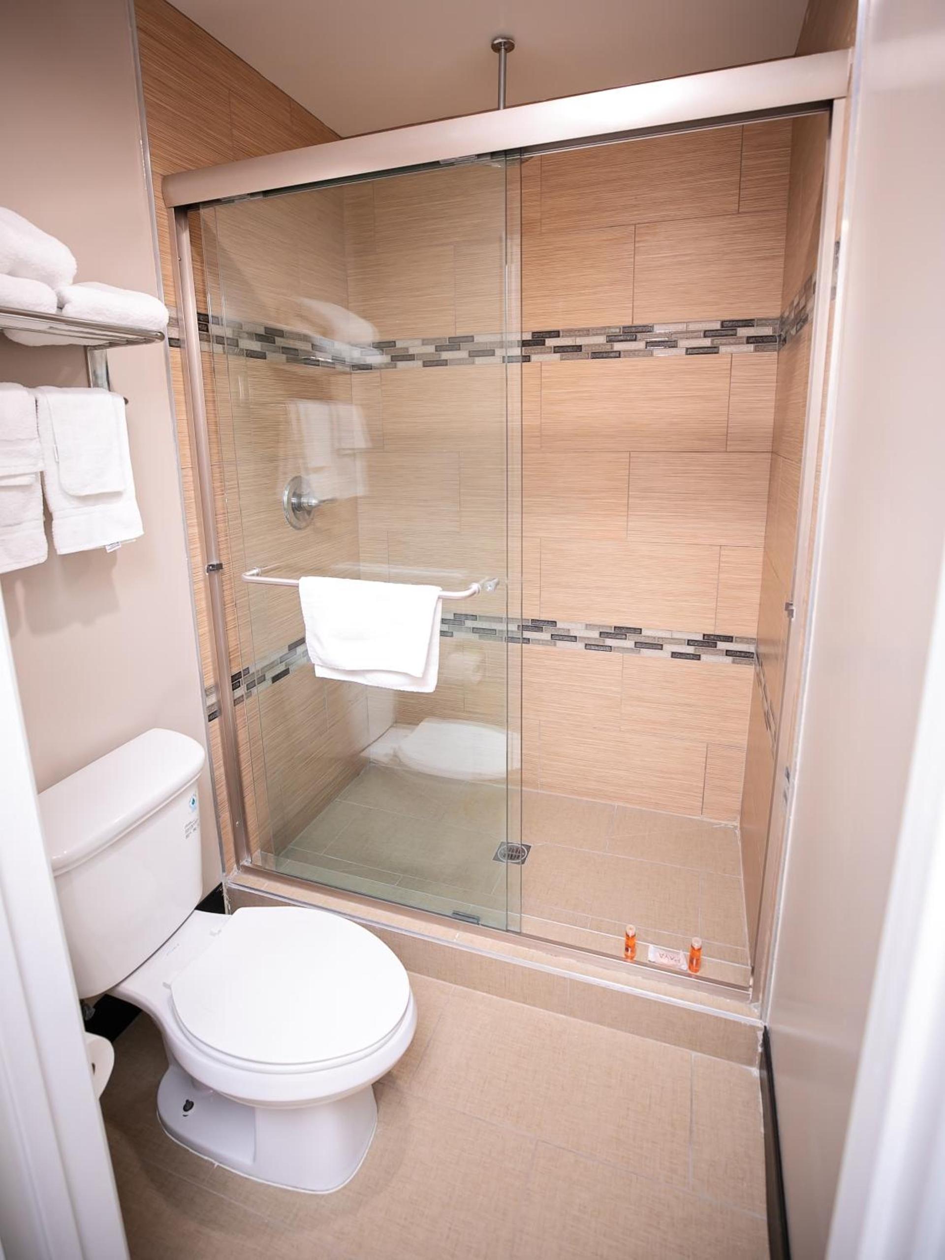 Diamond Bell Inn & Suites photo 19