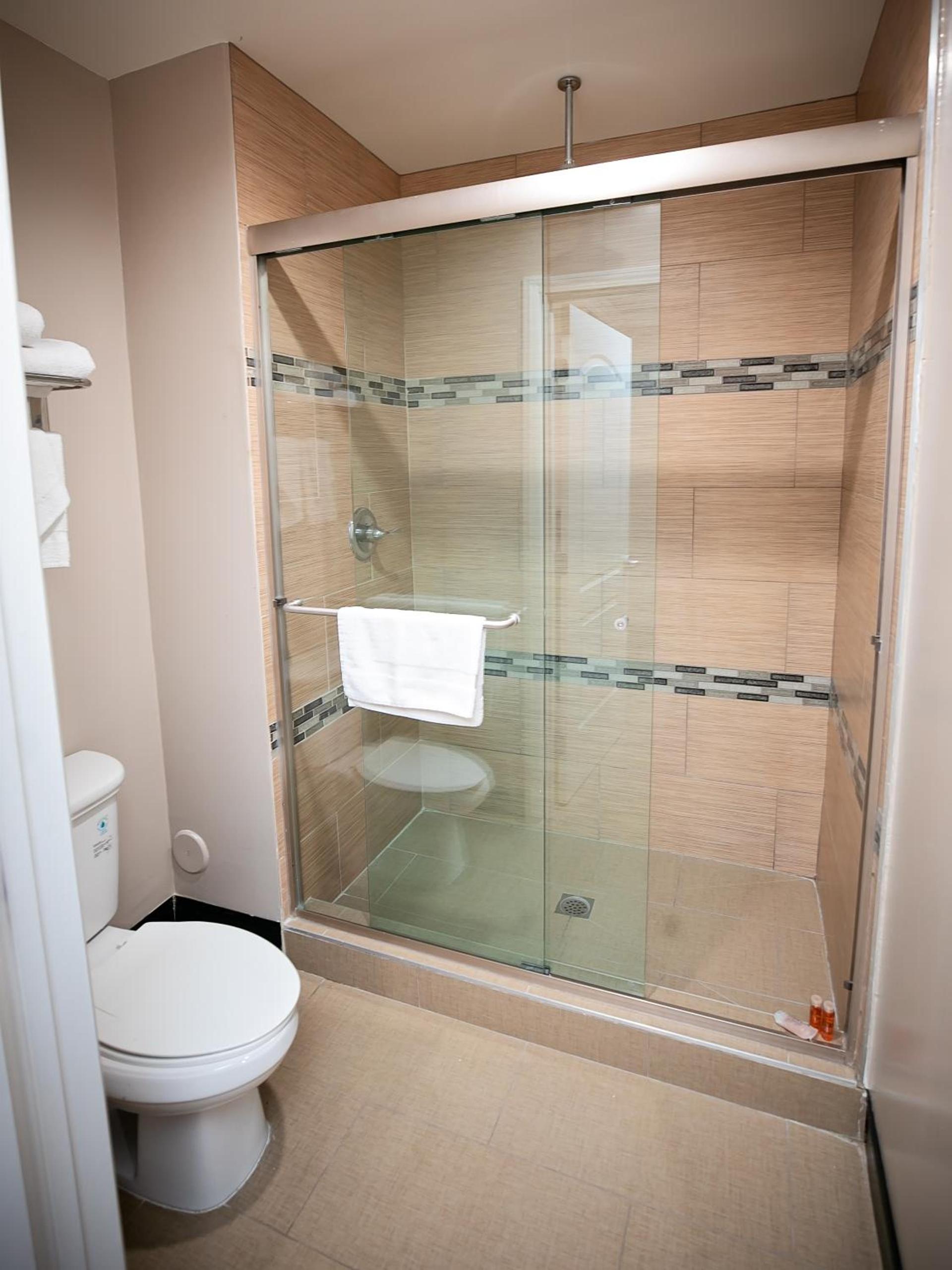 Diamond Bell Inn & Suites photo 22