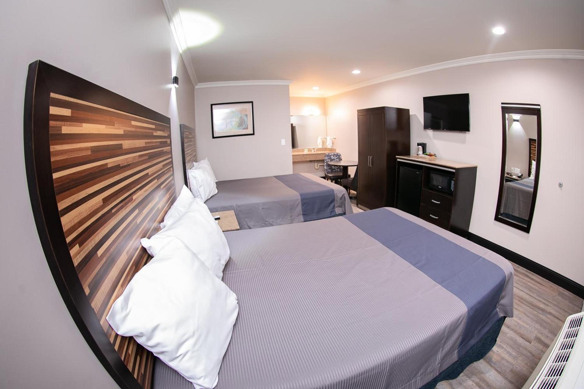 Diamond Bell Inn & Suites photo 30