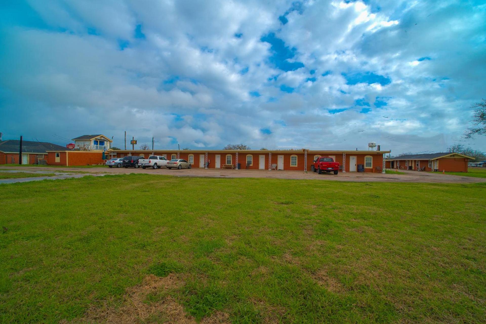 Texana Inn Edna By OYO photo 2
