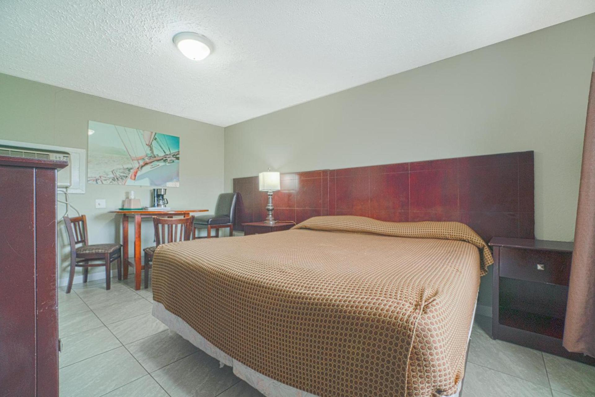 Texana Inn Edna By OYO photo 21