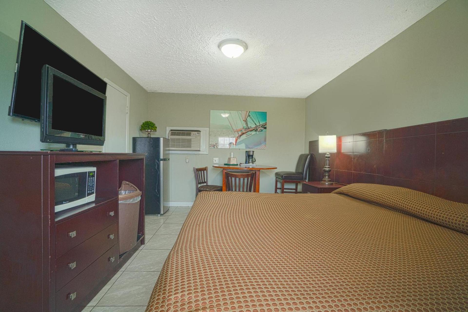 Texana Inn Edna By OYO photo 24