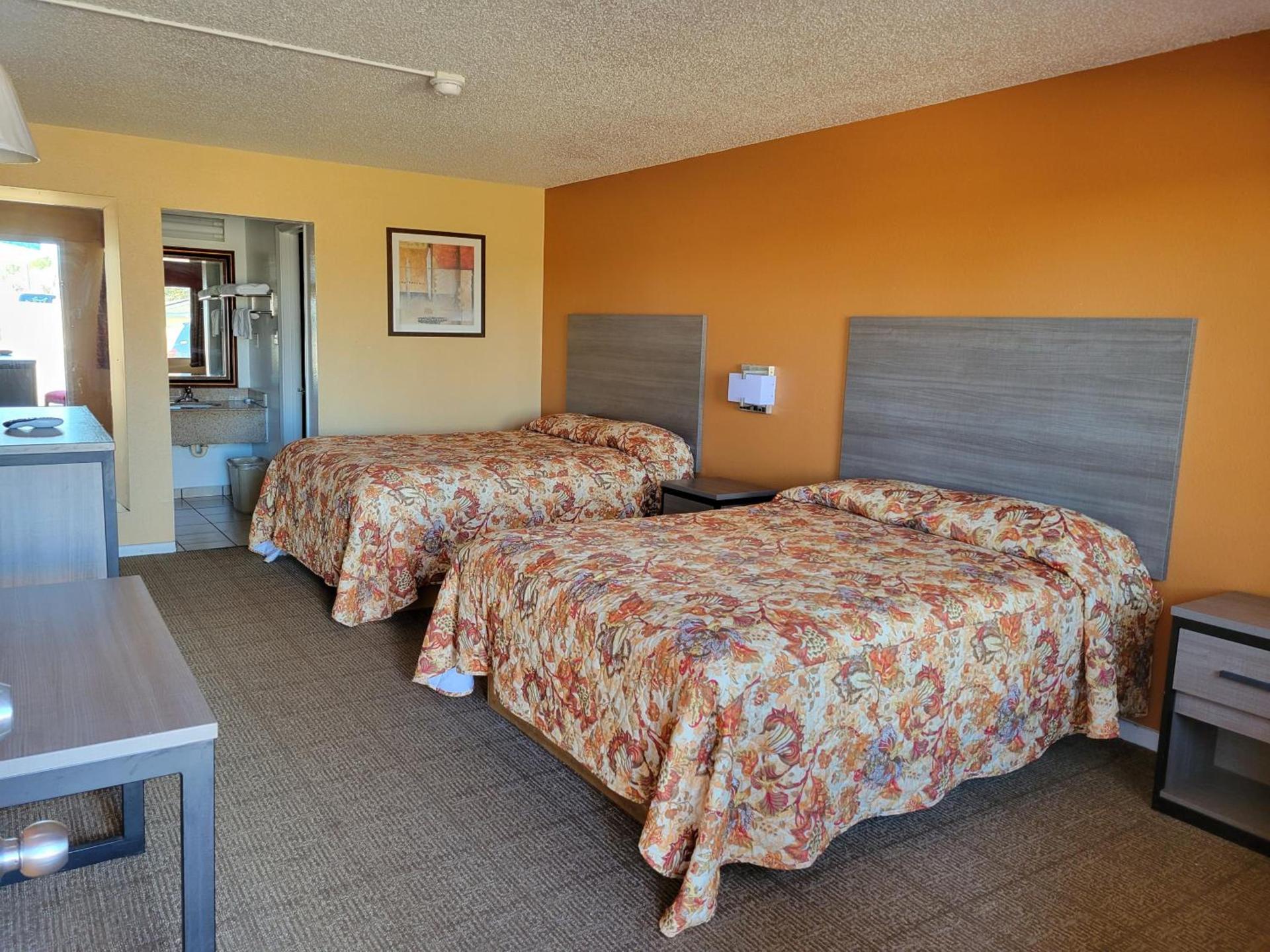 Royal Inn photo 3