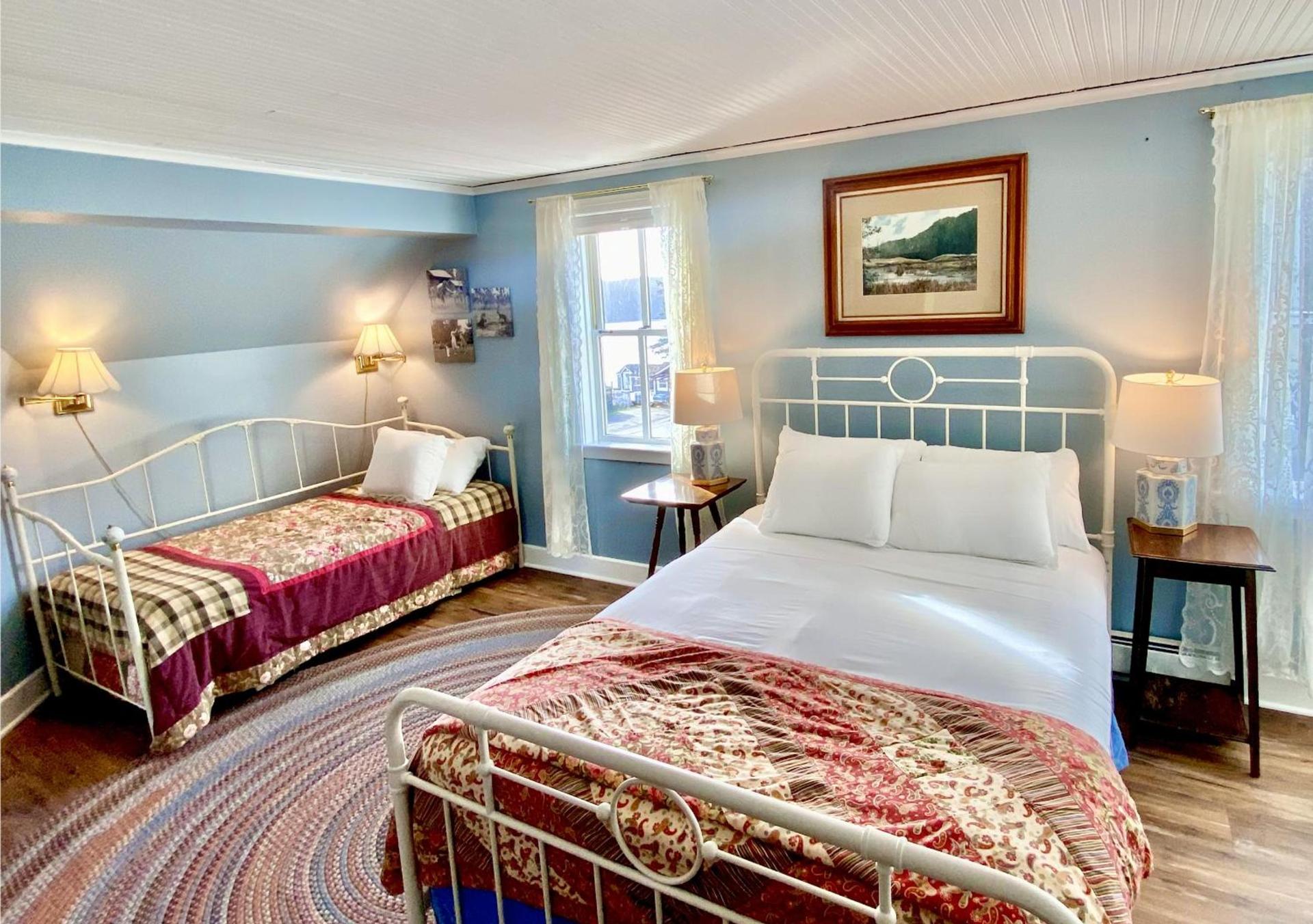 Orcas Hotel photo 4