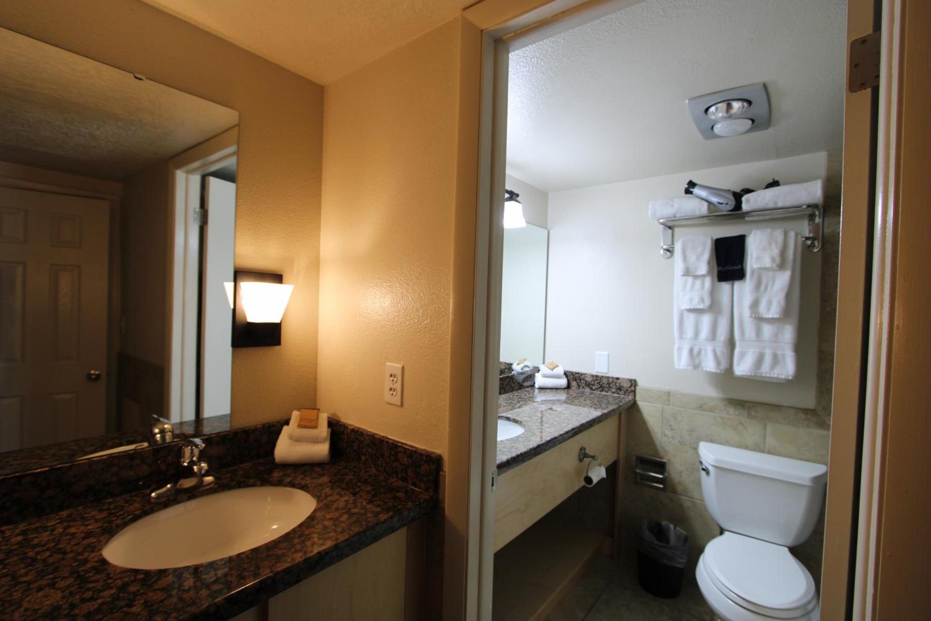 Dinosaur Inn & Suites photo 30