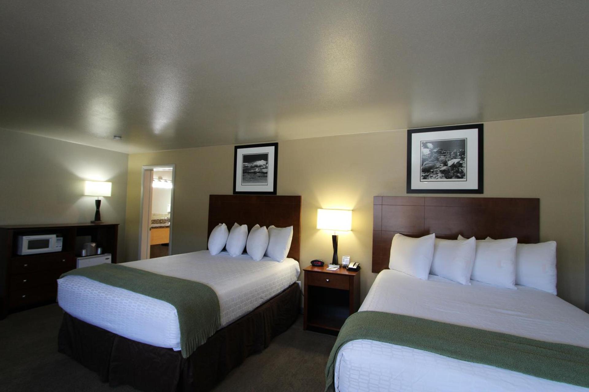 Dinosaur Inn & Suites photo 28