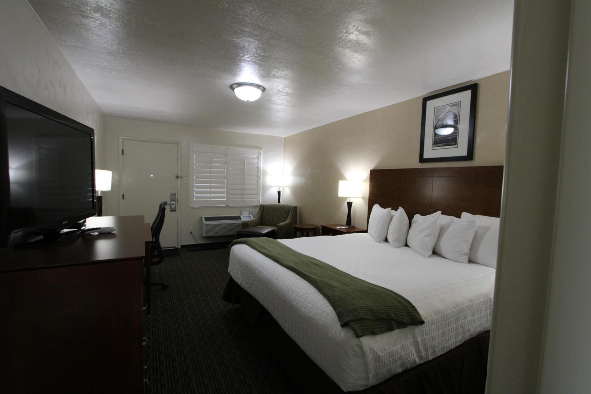 Dinosaur Inn & Suites photo 9