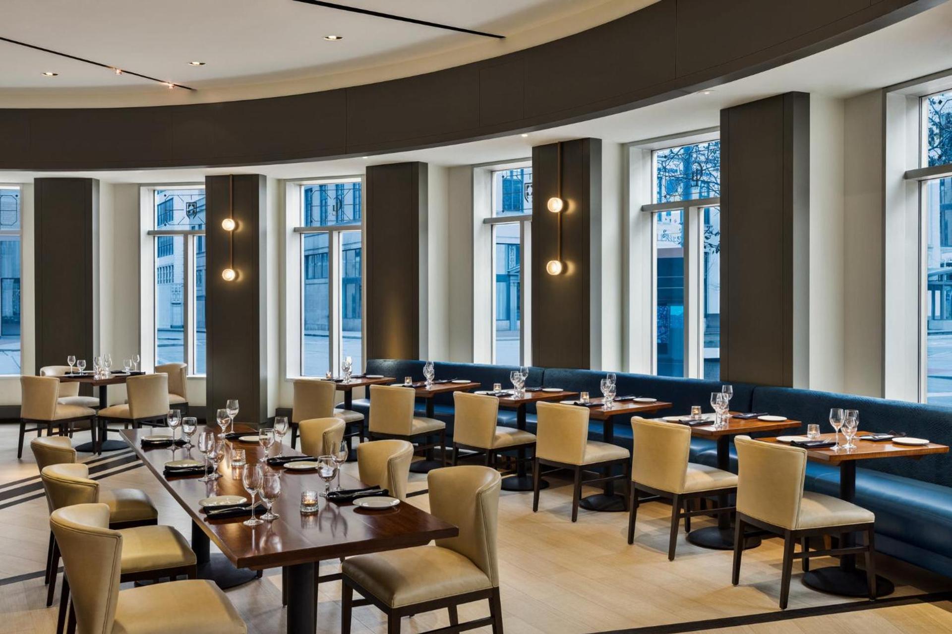 Crowne Plaza Cleveland at Playhouse Square by IHG photo 95