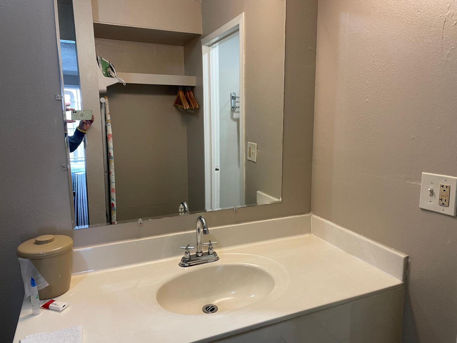 Red Lion Inn & Suites Junction City photo 45