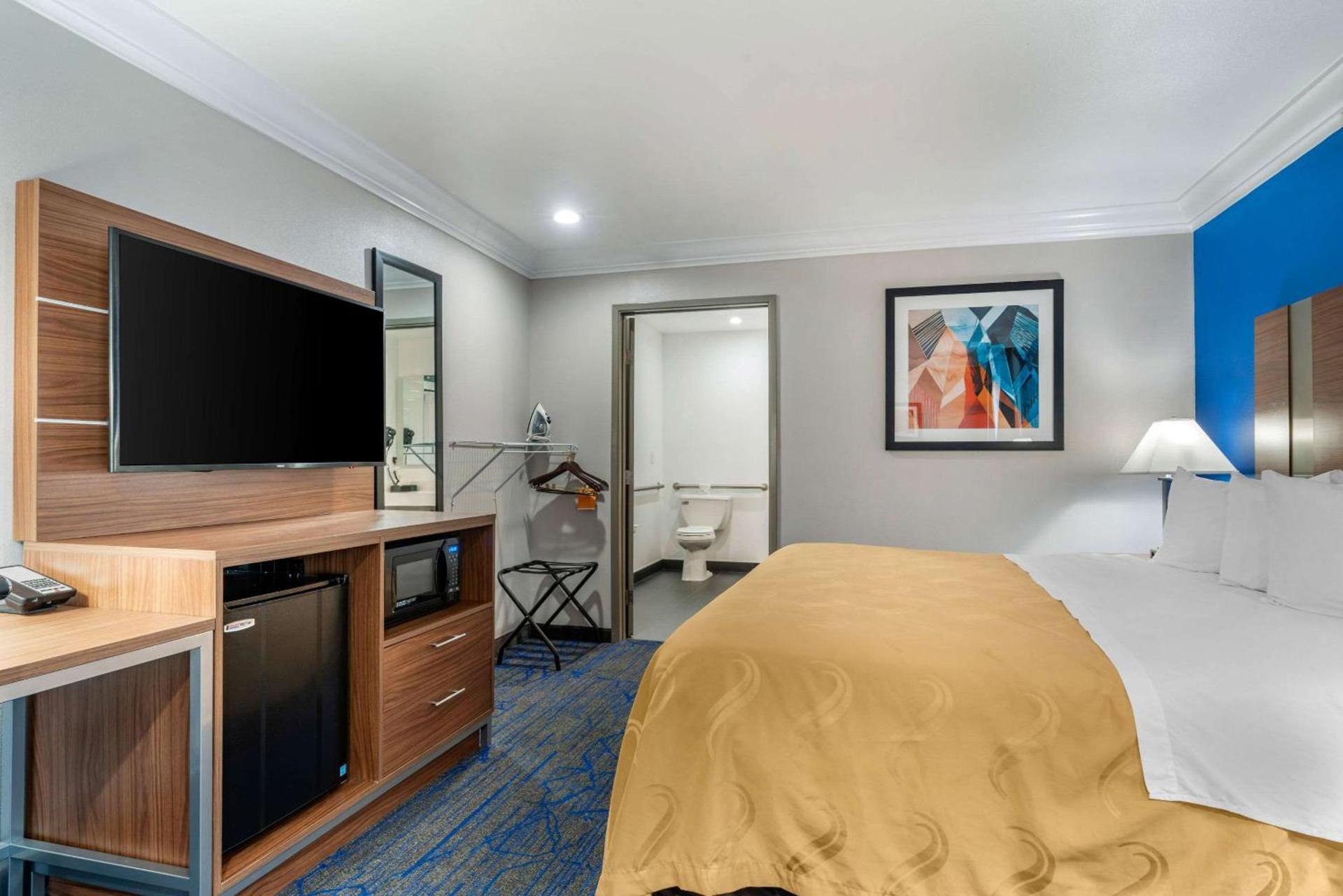 Quality Inn & Suites Vacaville photo 9
