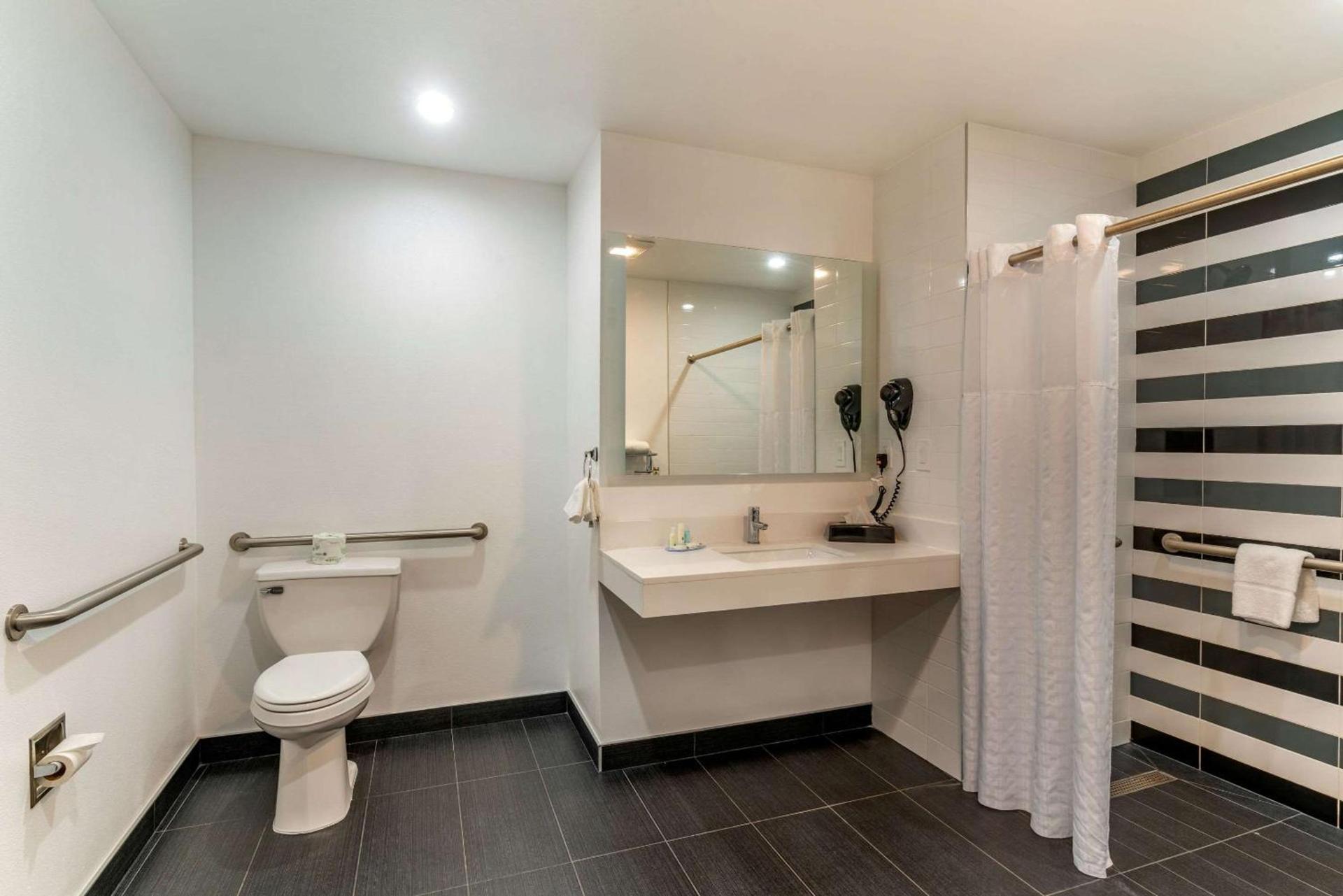 Quality Inn & Suites Vacaville photo 10