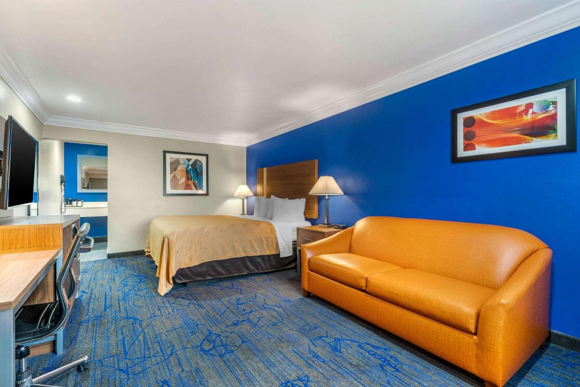 Quality Inn & Suites Vacaville photo 17