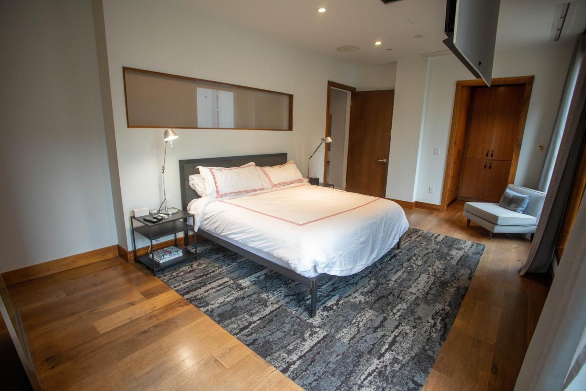 Lexington Plaza Hotel photo 48