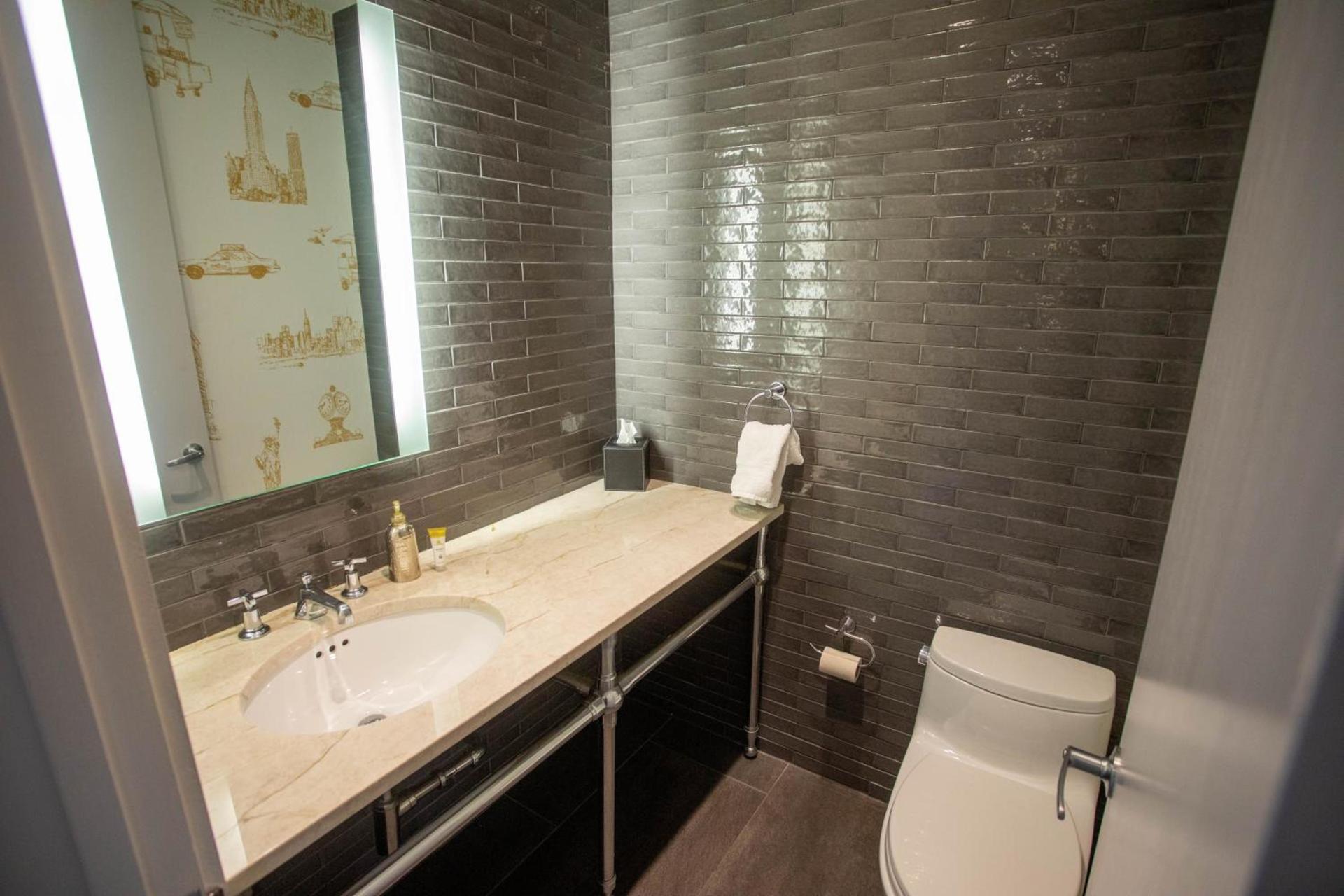 Lexington Plaza Hotel photo 36