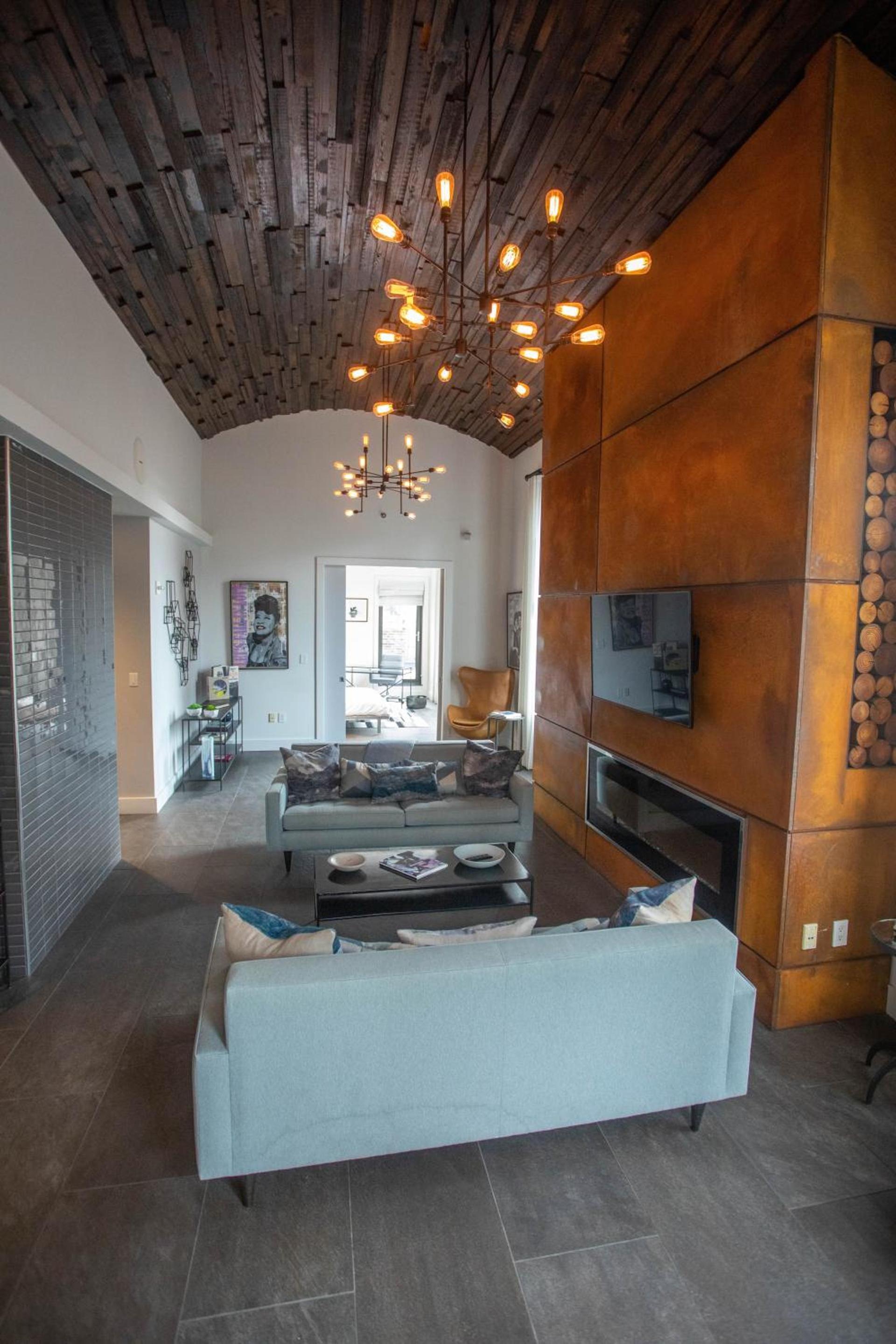Lexington Plaza Hotel photo 43