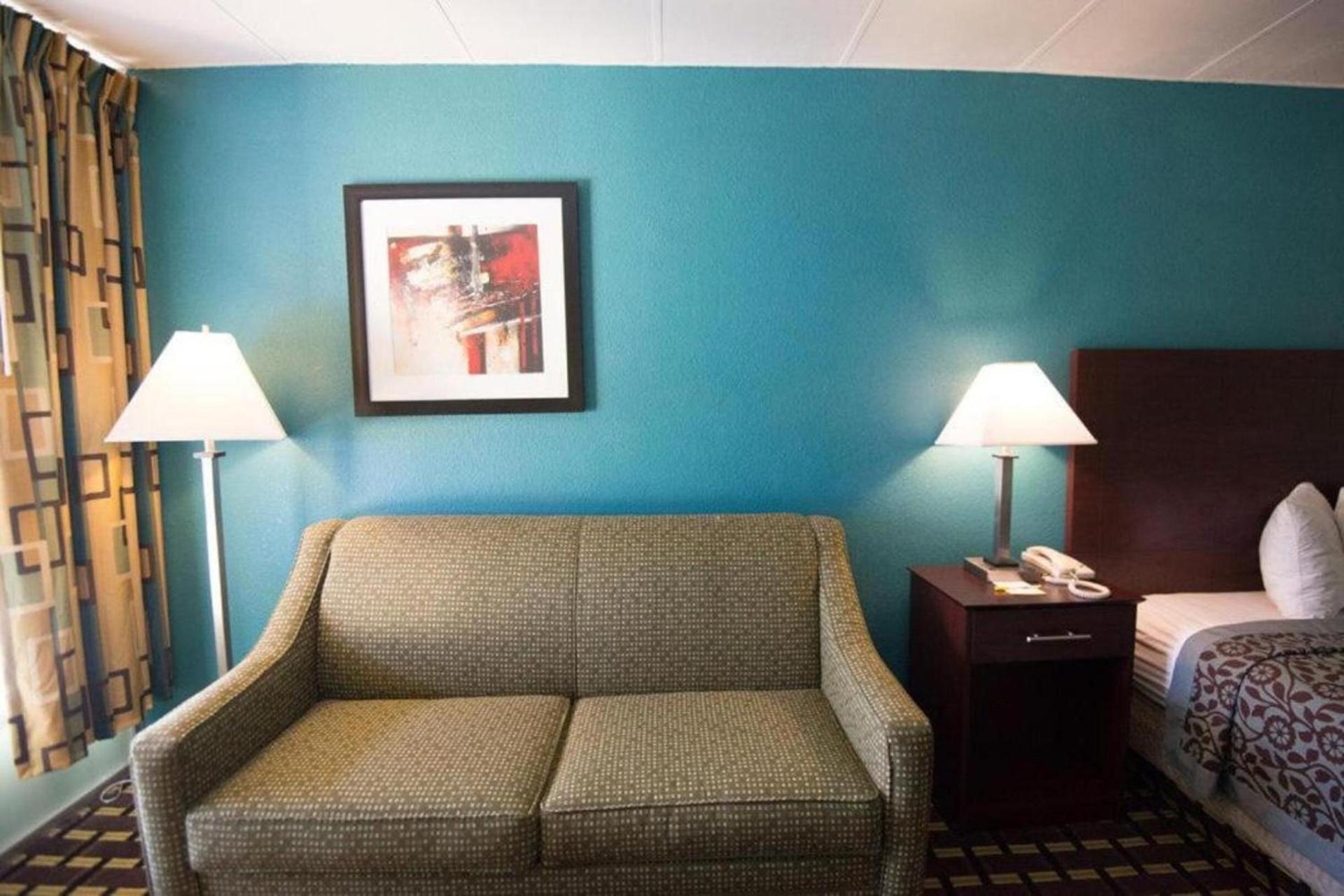 Days Inn by Wyndham Fort Wright Cincinnati Area photo 37