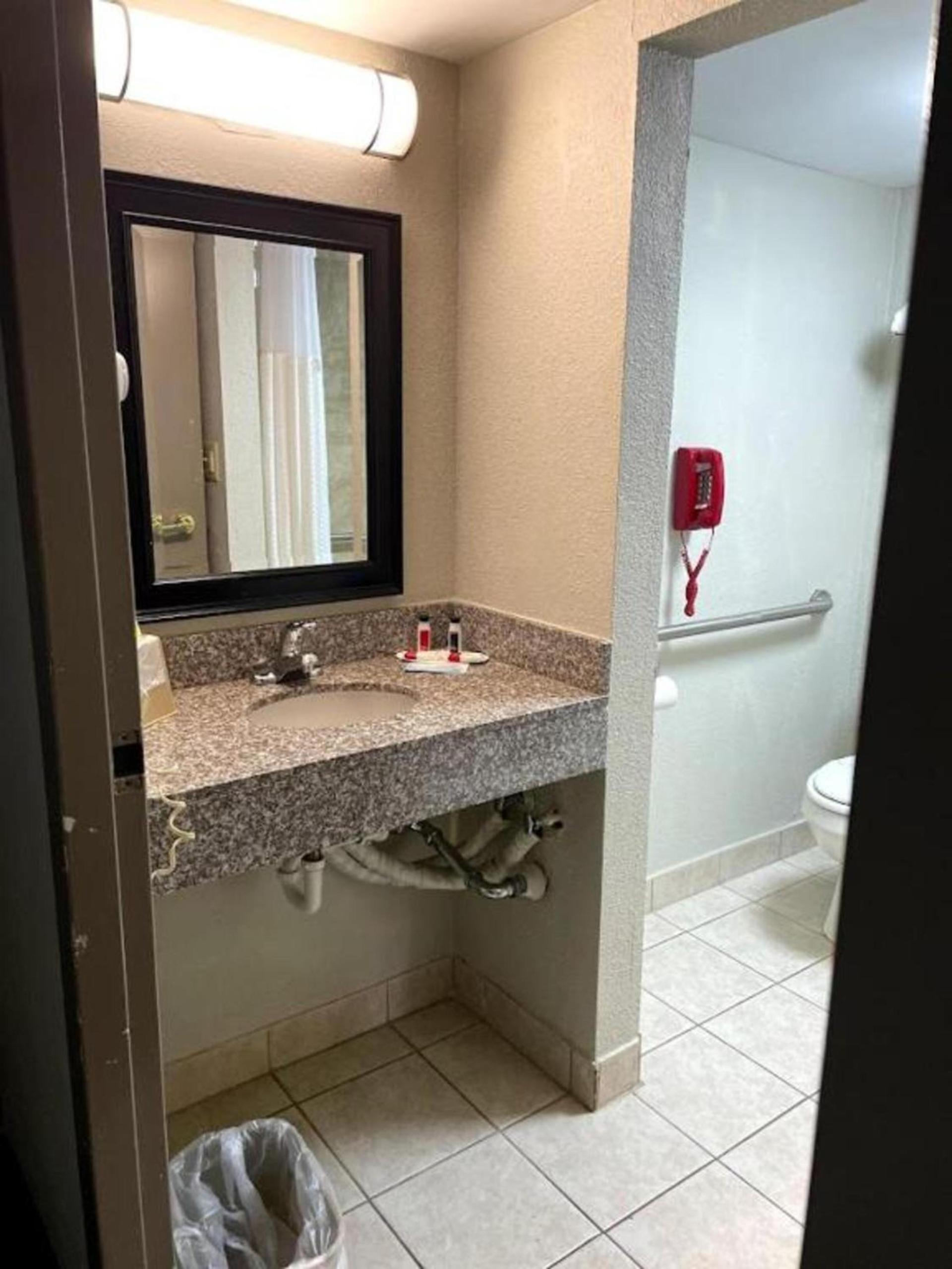 Days Inn by Wyndham Fort Wright Cincinnati Area photo 38