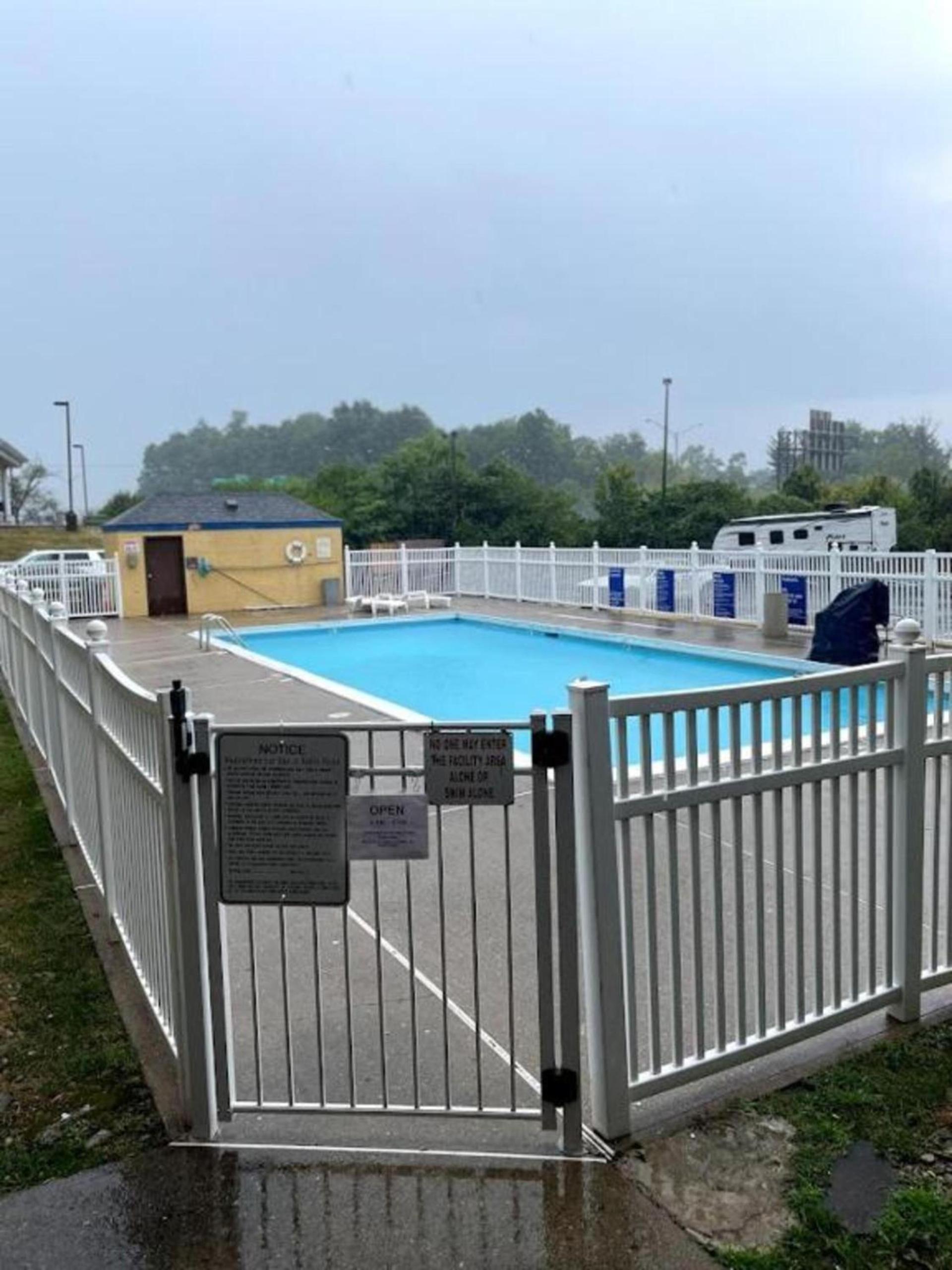 Days Inn by Wyndham Fort Wright Cincinnati Area photo 12