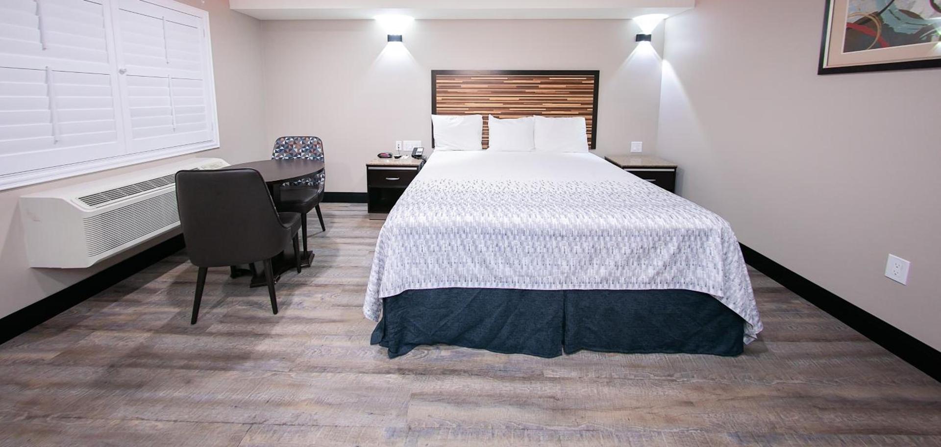 Diamond Bell Inn & Suites photo 33