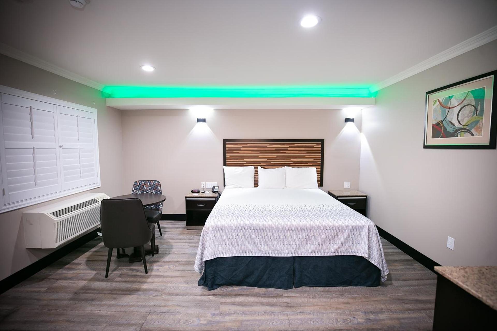Diamond Bell Inn & Suites photo 34