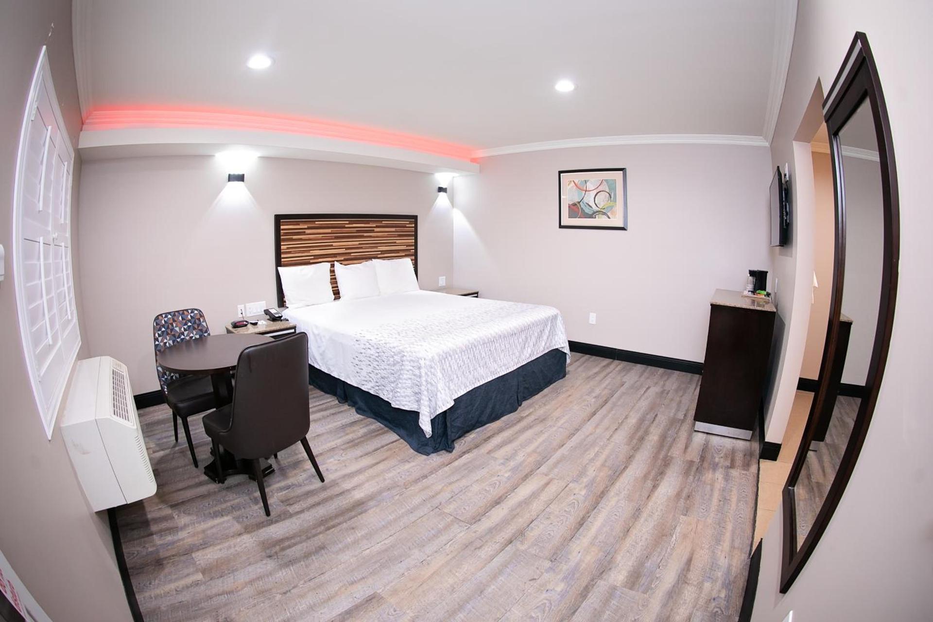 Diamond Bell Inn & Suites photo 35