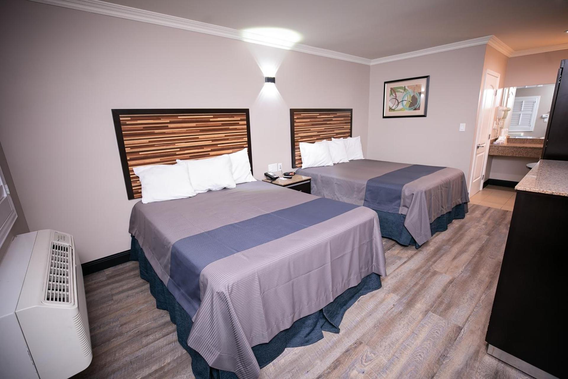 Diamond Bell Inn & Suites photo 36
