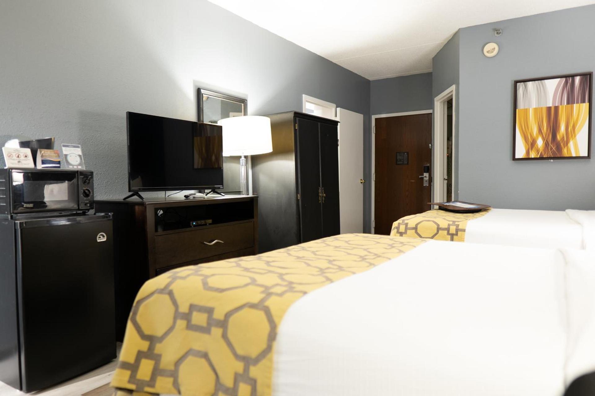 Baymont by Wyndham London KY photo 67