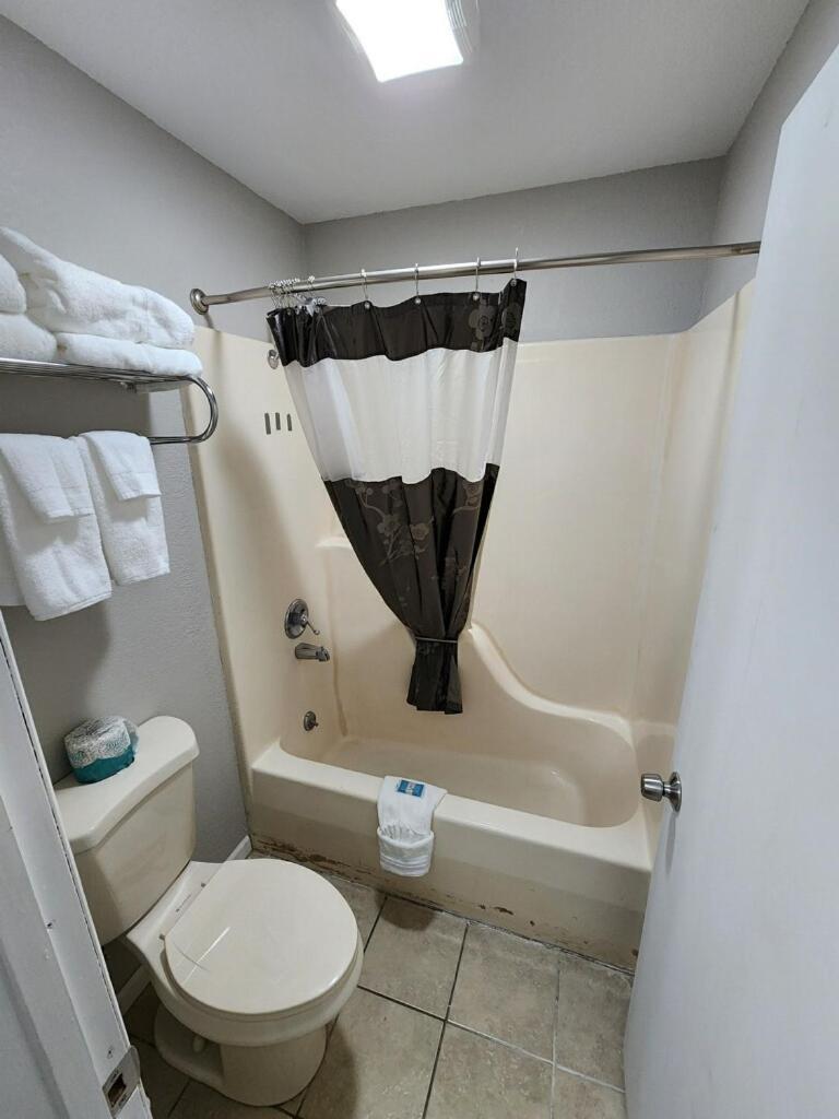 Days Inn by Wyndham Branson Ozarks photo 20
