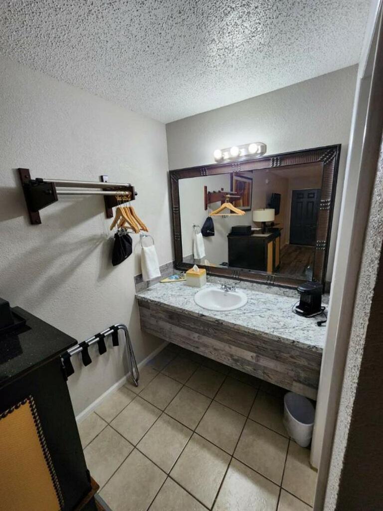 Days Inn by Wyndham Branson Ozarks photo 19